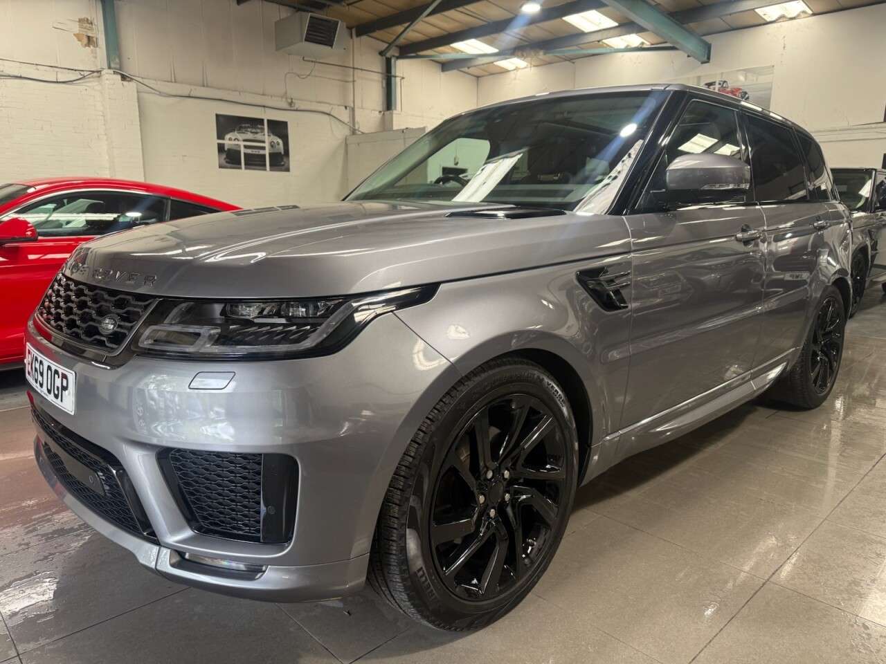 A 2019 LAND ROVER RANGE ROVER SPORT 3.0 SD V6 HSE Dynamic SUV 5dr Diesel Auto 4WD Euro 6 (s/s) (306 ps) A 2019 LAND ROVER RANGE ROVER SPORT 3.0 SD V6 HSE Dynamic SUV 5dr Diesel Auto 4WD Euro 6 (s/s) (306 ps)