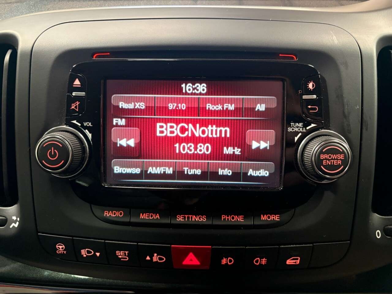 2014 FIAT 500L 2014 FIAT 500L