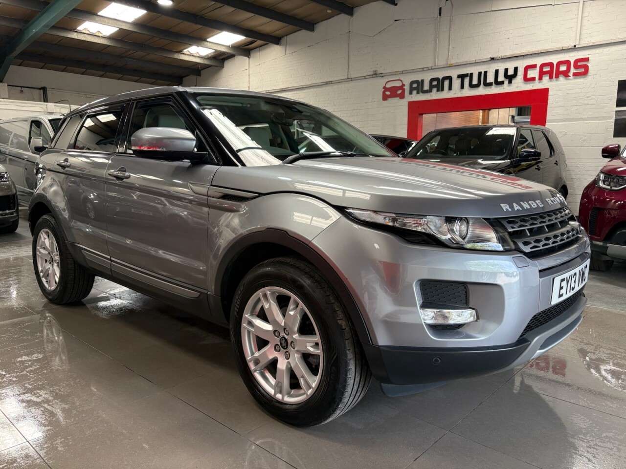 A 2013 LAND ROVER RANGE ROVER EVOQUE 2.2 SD4 Pure SUV 5dr Diesel Auto 4WD Euro 5 (190 ps) A 2013 LAND ROVER RANGE ROVER EVOQUE 2.2 SD4 Pure SUV 5dr Diesel Auto 4WD Euro 5 (190 ps)