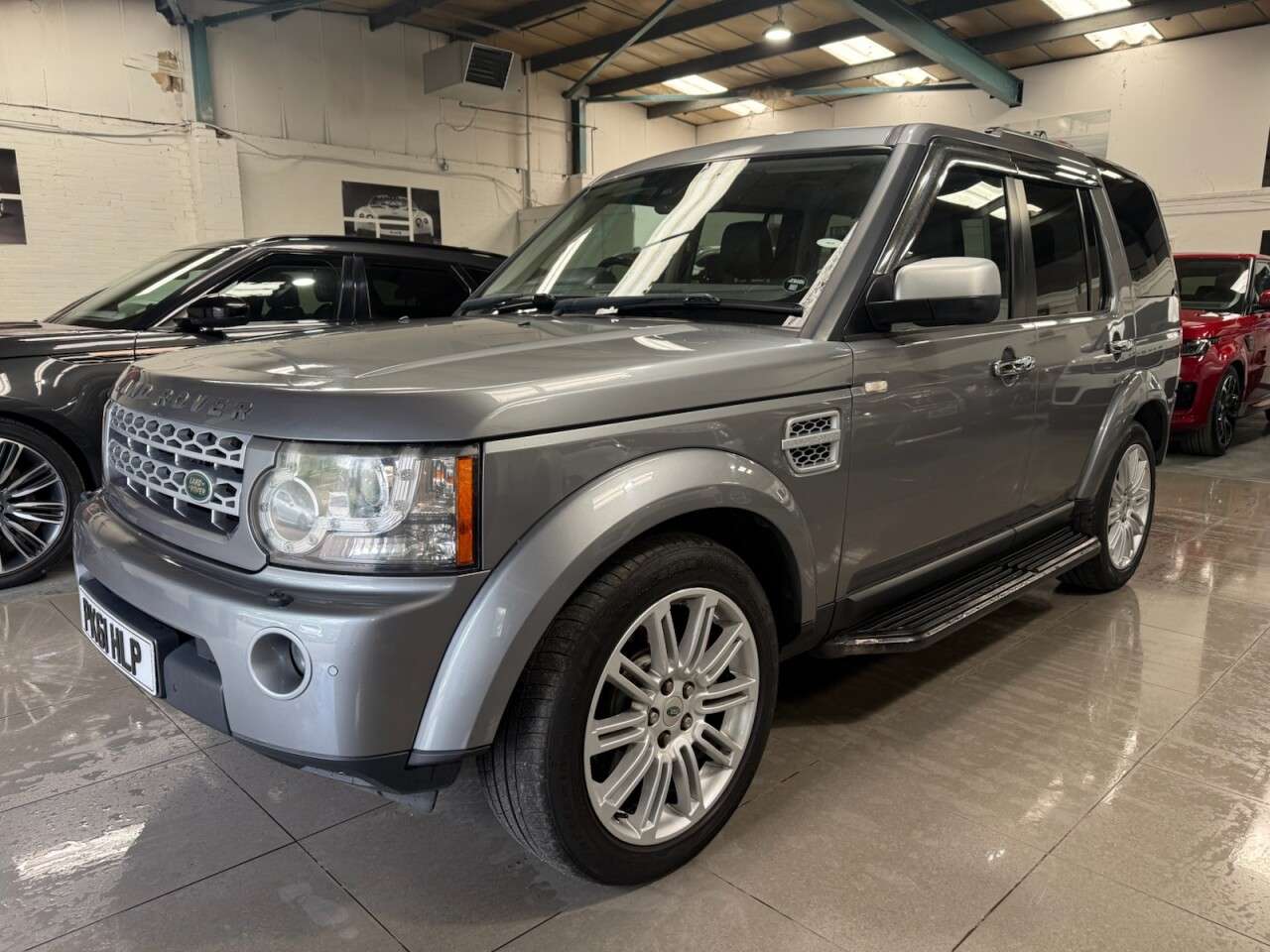 A 2011 LAND ROVER DISCOVERY 4 3.0 SD V6 HSE SUV 5dr Diesel Auto 4WD Euro 5 (255 bhp) A 2011 LAND ROVER DISCOVERY 4 3.0 SD V6 HSE SUV 5dr Diesel Auto 4WD Euro 5 (255 bhp)