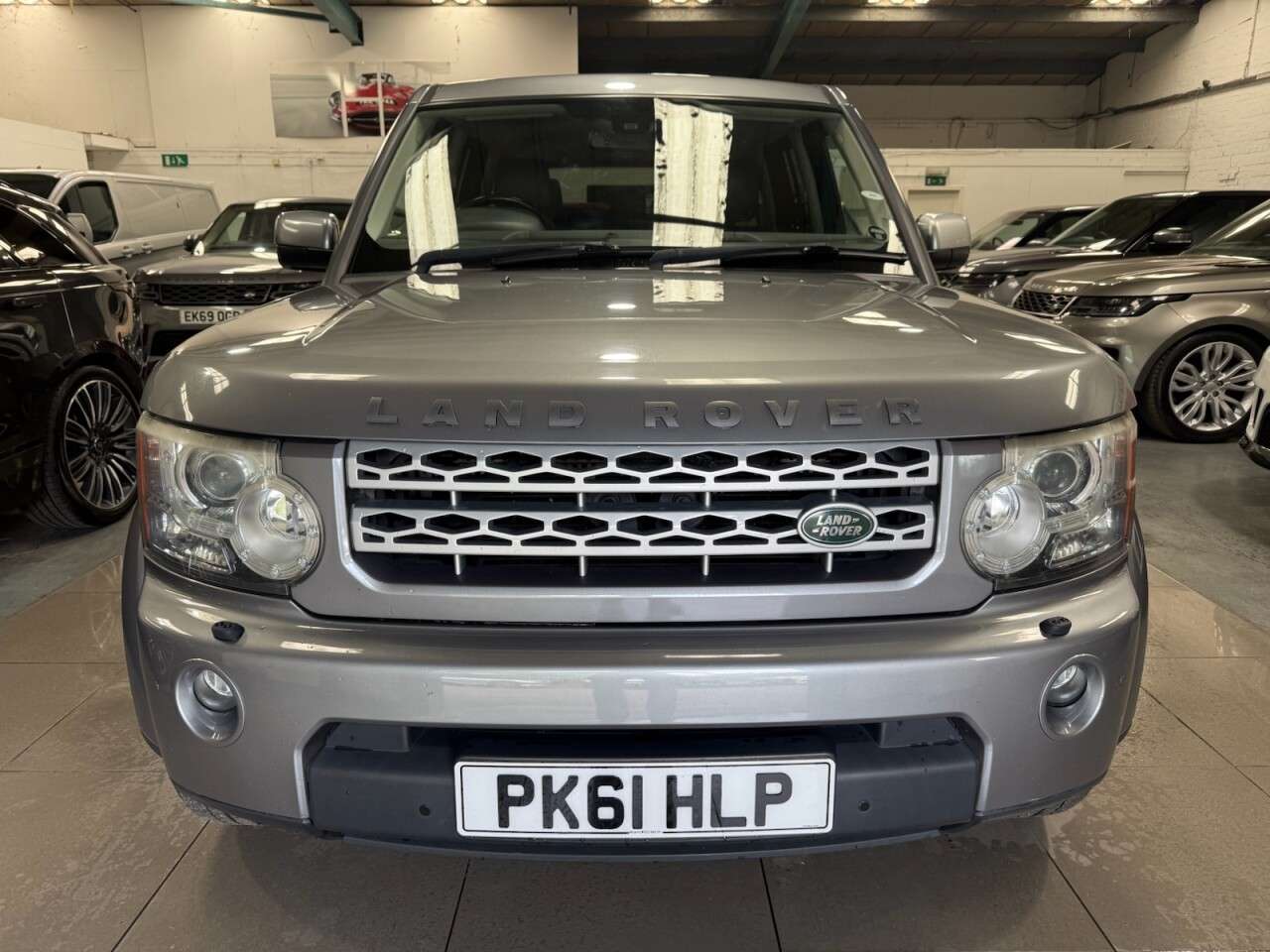 A 2011 LAND ROVER DISCOVERY 4 3.0 SD V6 HSE SUV 5dr Diesel Auto 4WD Euro 5 (255 bhp) A 2011 LAND ROVER DISCOVERY 4 3.0 SD V6 HSE SUV 5dr Diesel Auto 4WD Euro 5 (255 bhp)