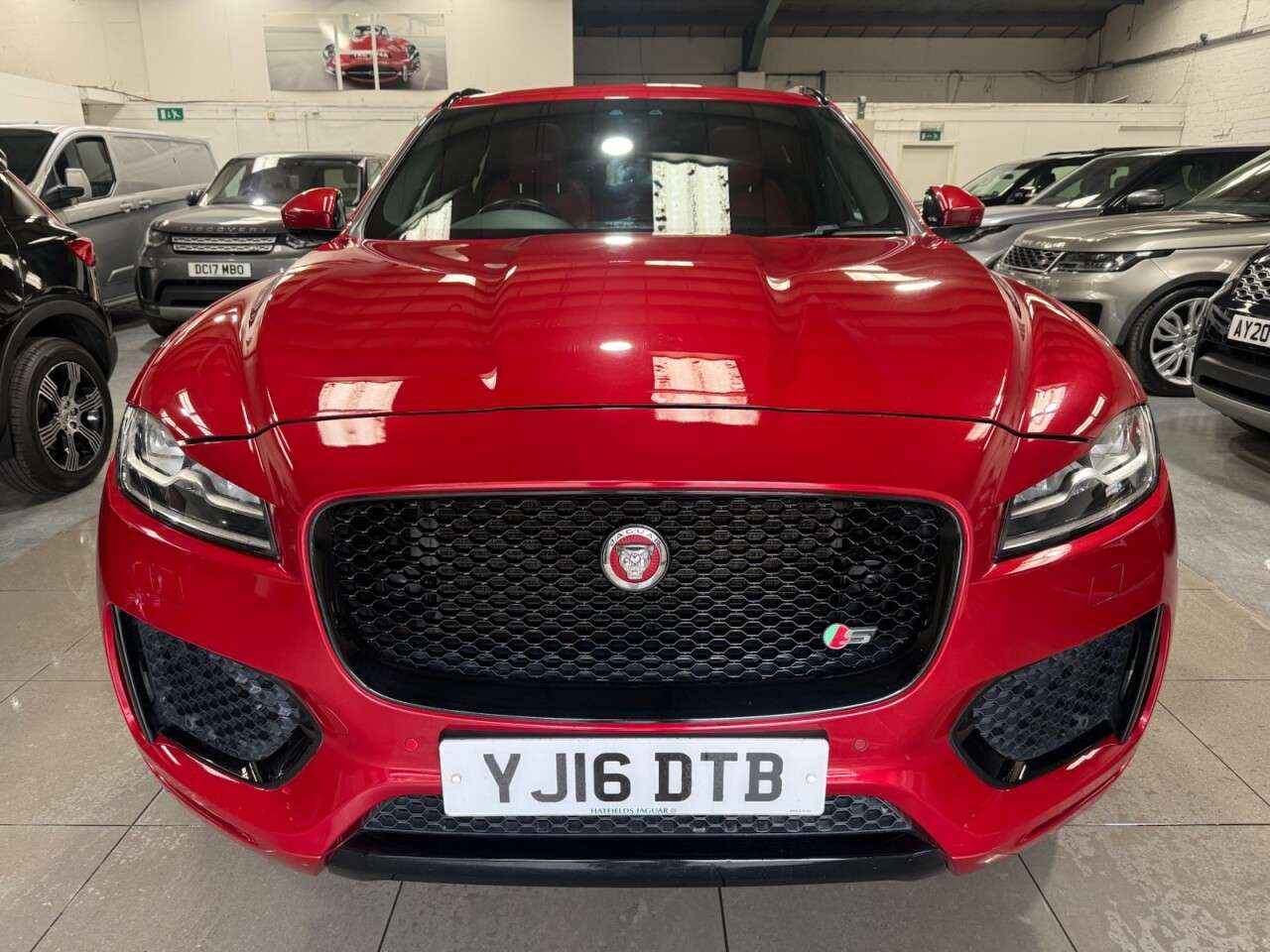 A 2016 JAGUAR F-PACE 3.0 V6 S SUV 5dr Petrol Auto AWD Euro 6 (s/s) (380 ps) A 2016 JAGUAR F-PACE 3.0 V6 S SUV 5dr Petrol Auto AWD Euro 6 (s/s) (380 ps)