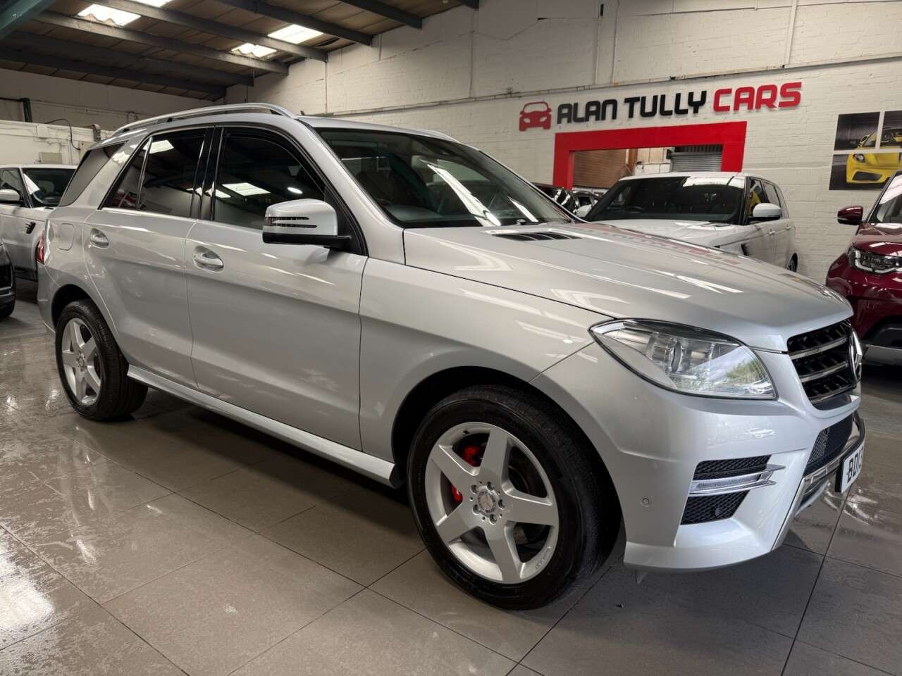 A 2013 MERCEDES-BENZ M CLASS 2.1 ML250 BlueTEC AMG Sport SUV 5dr Diesel G-Tronic 4WD Euro 6 (s/s) (204 p A 2013 MERCEDES-BENZ M CLASS 2.1 ML250 BlueTEC AMG Sport SUV 5dr Diesel G-Tronic 4WD Euro 6 (s/s) (204 p