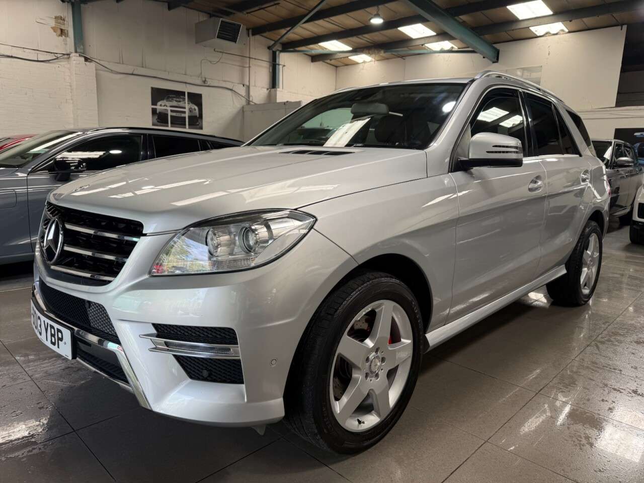A 2013 MERCEDES-BENZ M CLASS 2.1 ML250 BlueTEC AMG Sport SUV 5dr Diesel G-Tronic 4WD Euro 6 (s/s) (204 p A 2013 MERCEDES-BENZ M CLASS 2.1 ML250 BlueTEC AMG Sport SUV 5dr Diesel G-Tronic 4WD Euro 6 (s/s) (204 p