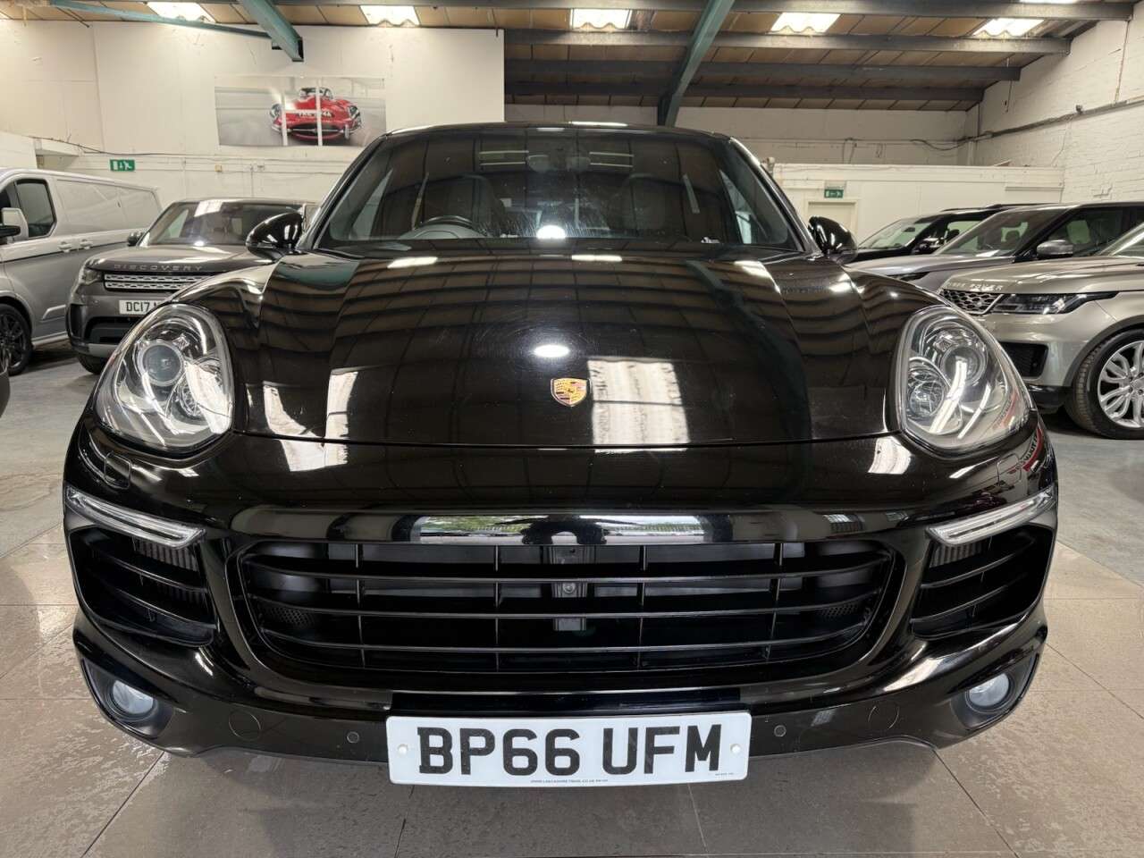 A 2016 PORSCHE CAYENNE 3.0 TD V6 Platinum Edition SUV 5dr Diesel TiptronicS 4WD Euro 6 (s/s) (262 A 2016 PORSCHE CAYENNE 3.0 TD V6 Platinum Edition SUV 5dr Diesel TiptronicS 4WD Euro 6 (s/s) (262