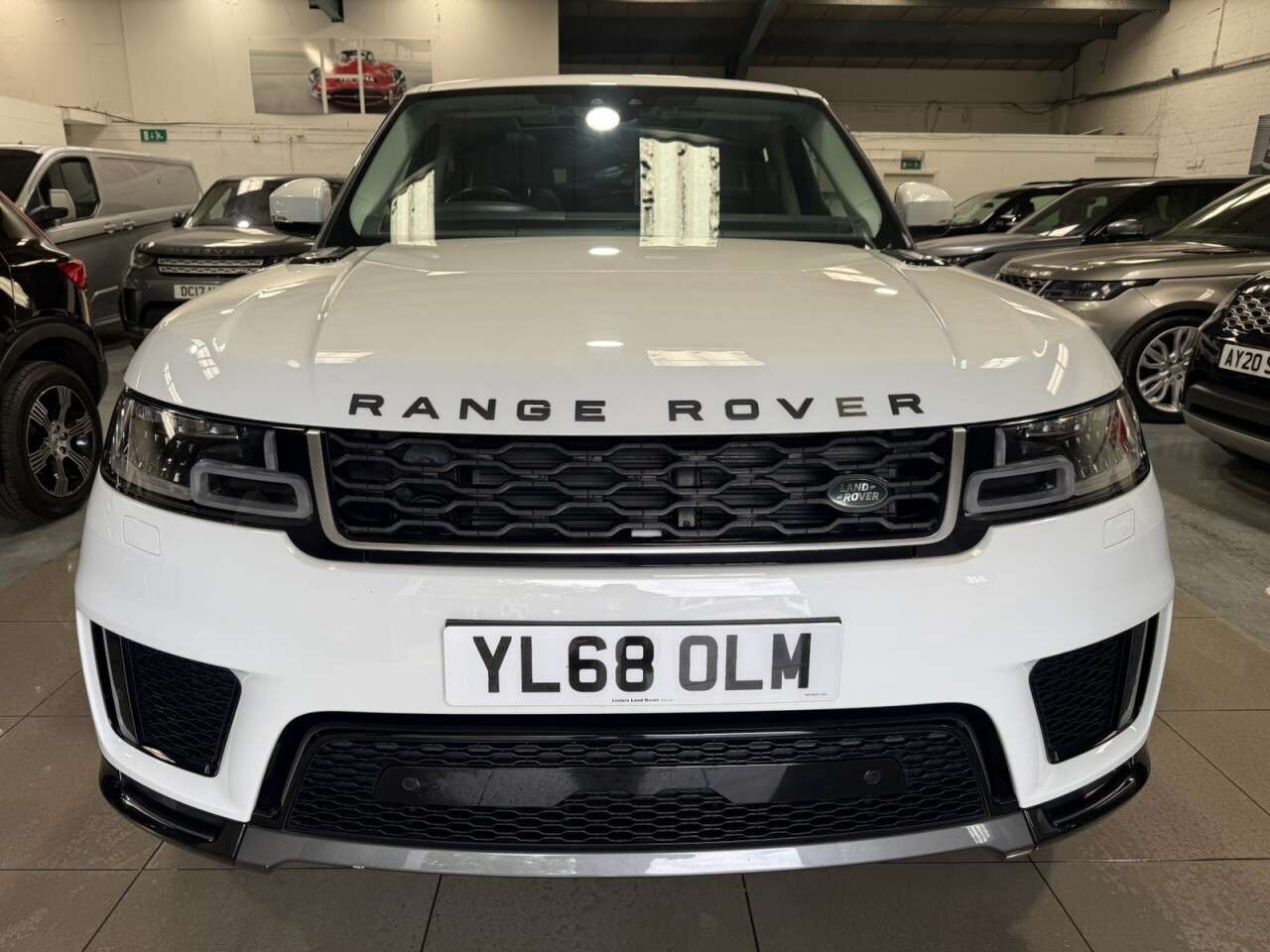 A 2019 LAND ROVER RANGE ROVER SPORT 3.0 SD V6 HSE SUV 5dr Diesel Auto 4WD Euro 6 (s/s) (306 ps) A 2019 LAND ROVER RANGE ROVER SPORT 3.0 SD V6 HSE SUV 5dr Diesel Auto 4WD Euro 6 (s/s) (306 ps)