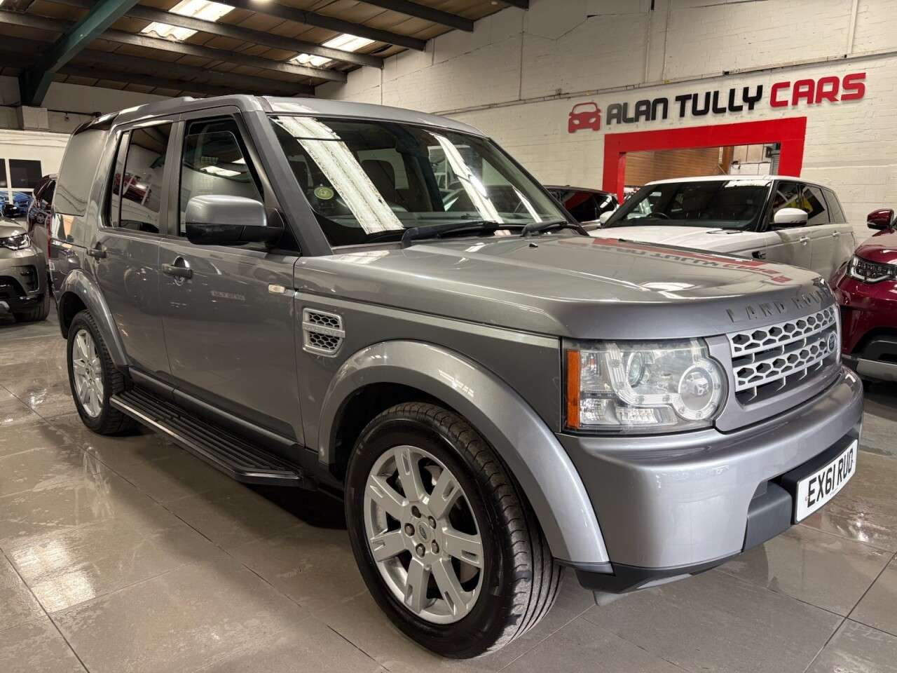 A 2011 LAND ROVER DISCOVERY 4 3.0 SD V6 GS SUV 5dr Diesel Auto 4WD Euro 5 (255 bhp) A 2011 LAND ROVER DISCOVERY 4 3.0 SD V6 GS SUV 5dr Diesel Auto 4WD Euro 5 (255 bhp)