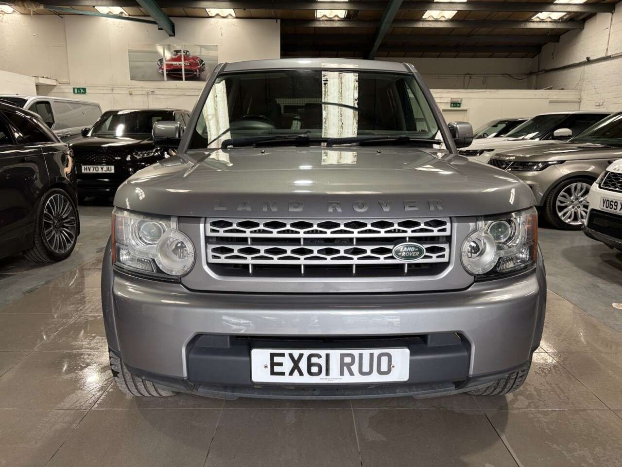A 2011 LAND ROVER DISCOVERY 4 3.0 SD V6 GS SUV 5dr Diesel Auto 4WD Euro 5 (255 bhp) A 2011 LAND ROVER DISCOVERY 4 3.0 SD V6 GS SUV 5dr Diesel Auto 4WD Euro 5 (255 bhp)