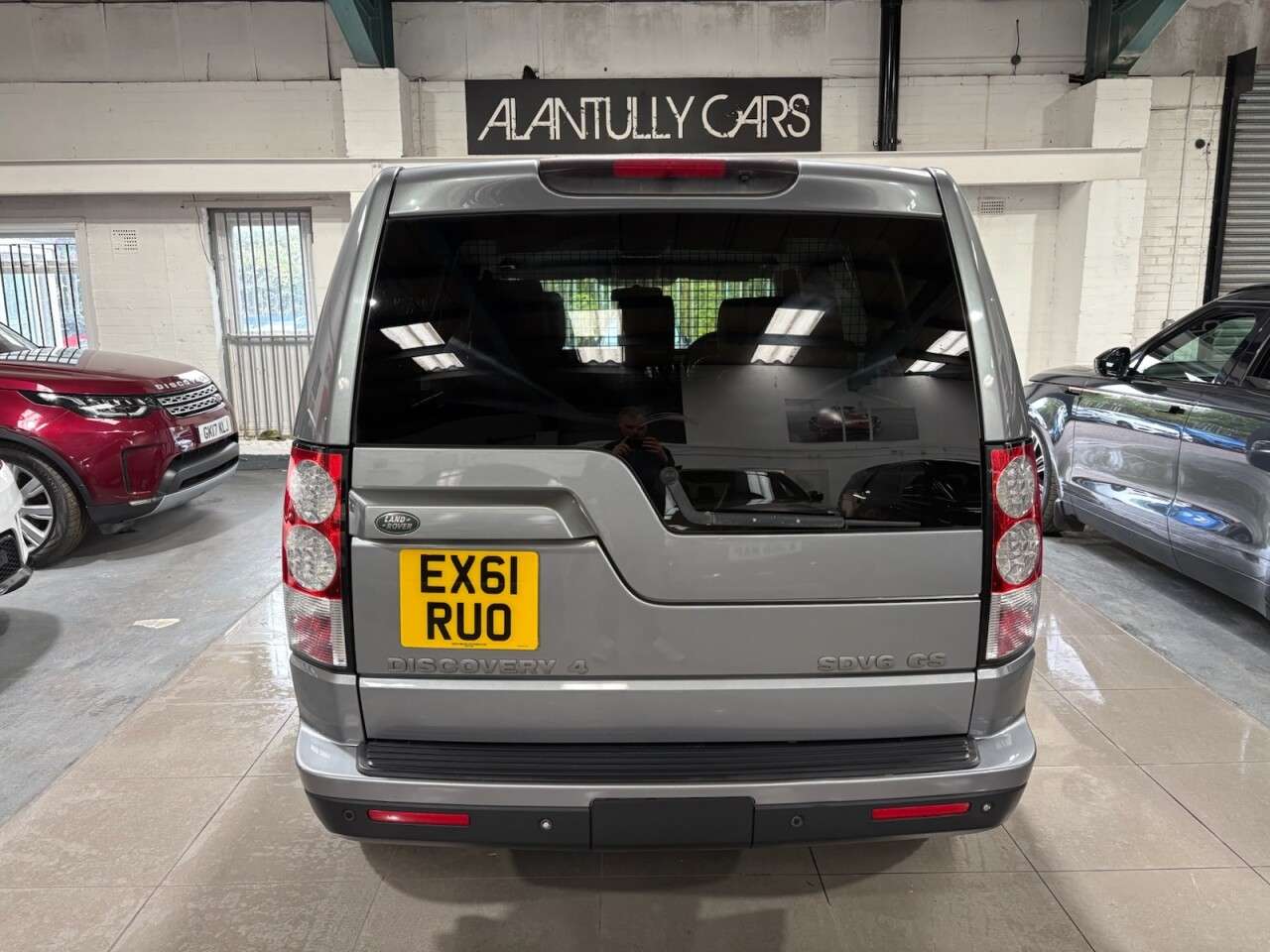 A 2011 LAND ROVER DISCOVERY 4 3.0 SD V6 GS SUV 5dr Diesel Auto 4WD Euro 5 (255 bhp) A 2011 LAND ROVER DISCOVERY 4 3.0 SD V6 GS SUV 5dr Diesel Auto 4WD Euro 5 (255 bhp)