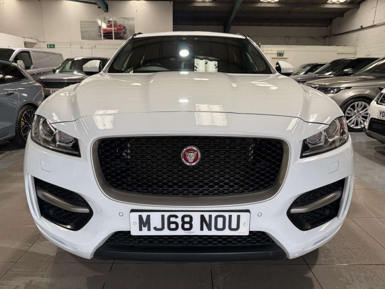 A 2018 JAGUAR F-PACE 2.0 P250i R-Sport SUV 5dr Petrol Auto AWD Euro 6 (s/s) (250 ps) A 2018 JAGUAR F-PACE 2.0 P250i R-Sport SUV 5dr Petrol Auto AWD Euro 6 (s/s) (250 ps)