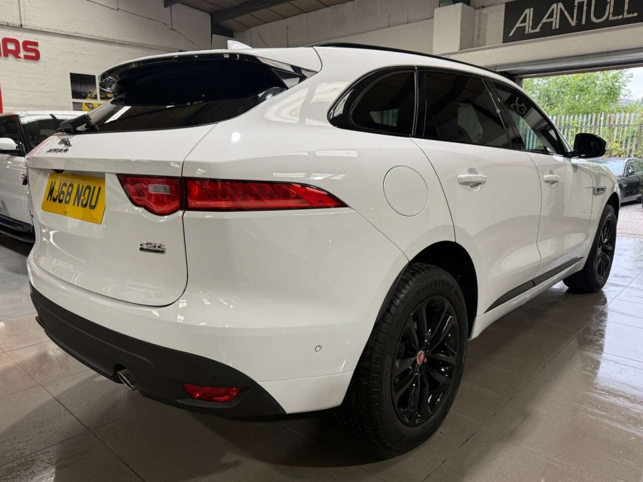 2018 JAGUAR F-PACE 2018 JAGUAR F-PACE
