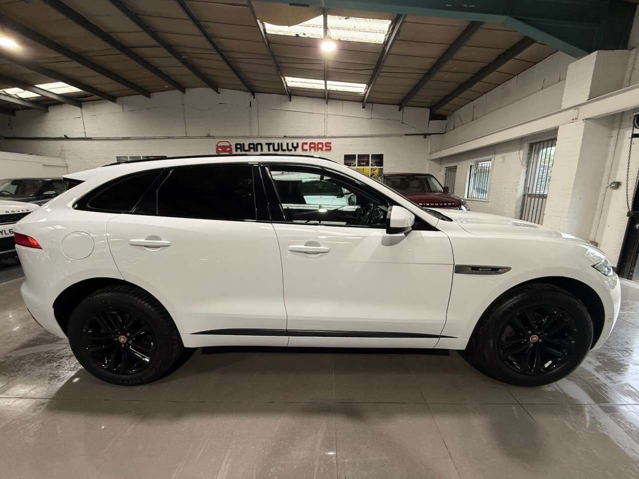 2018 JAGUAR F-PACE 2018 JAGUAR F-PACE