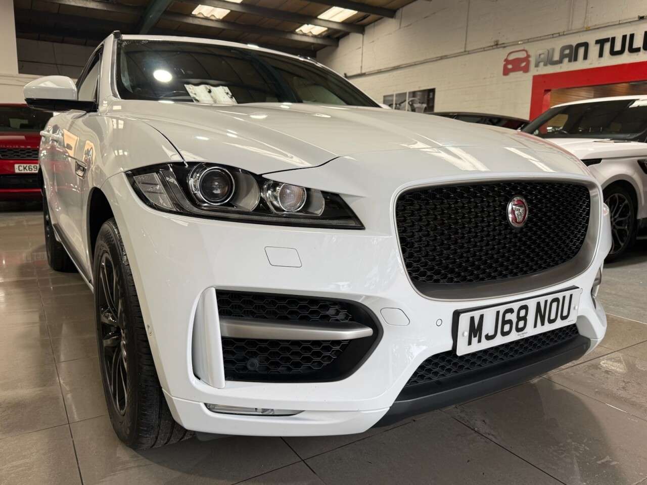 2018 JAGUAR F-PACE 2018 JAGUAR F-PACE