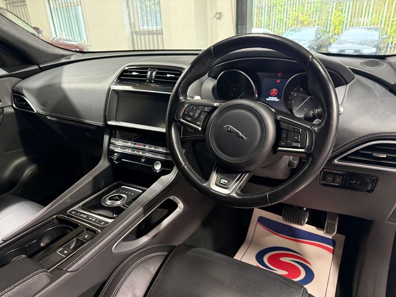 2018 JAGUAR F-PACE 2018 JAGUAR F-PACE
