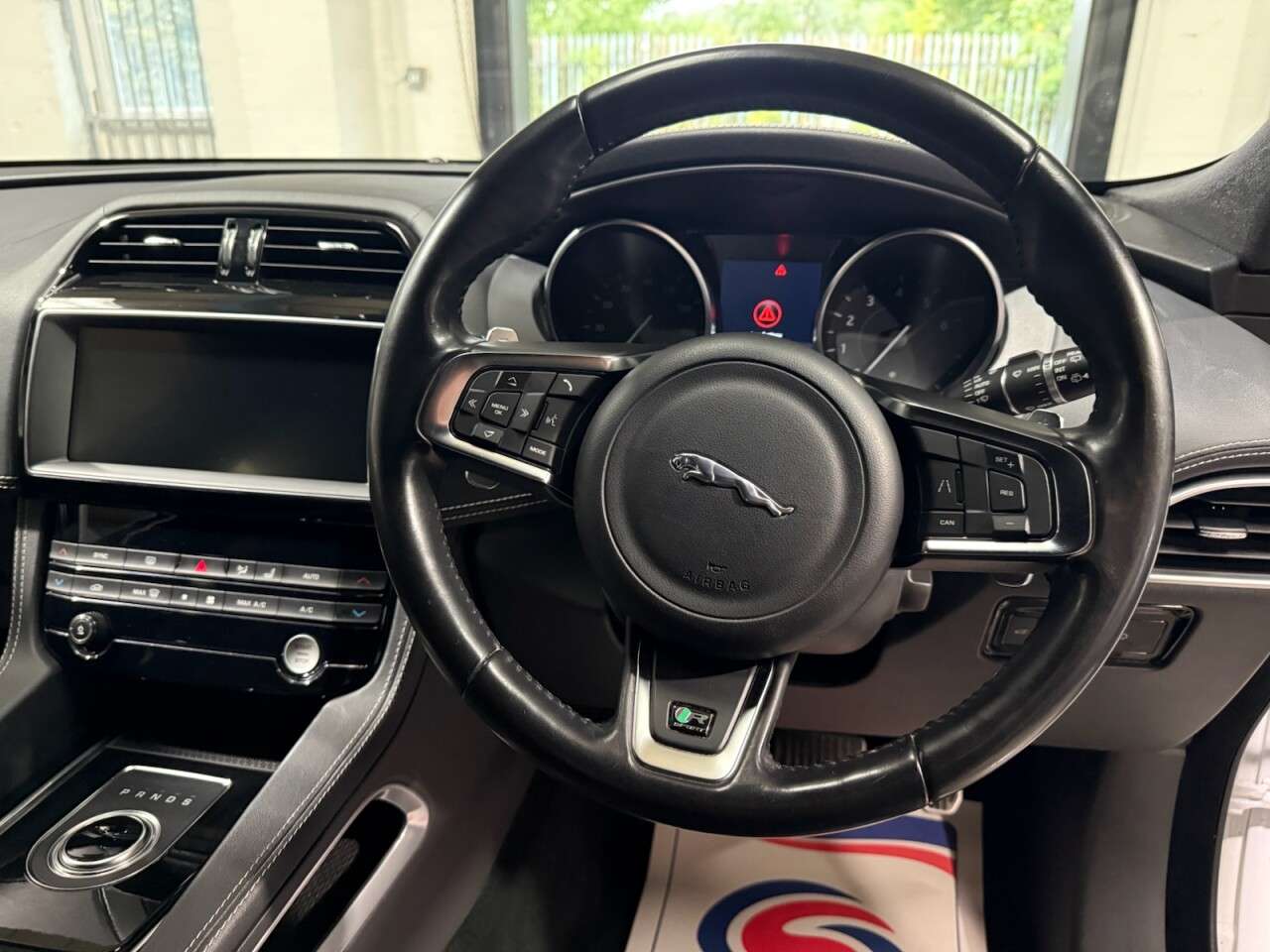 2018 JAGUAR F-PACE 2018 JAGUAR F-PACE