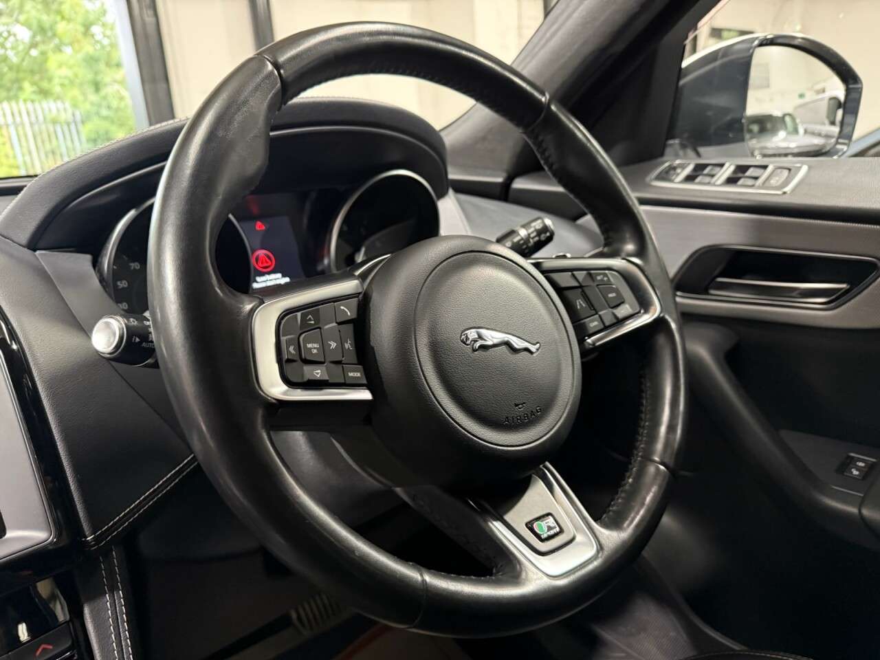 2018 JAGUAR F-PACE 2018 JAGUAR F-PACE