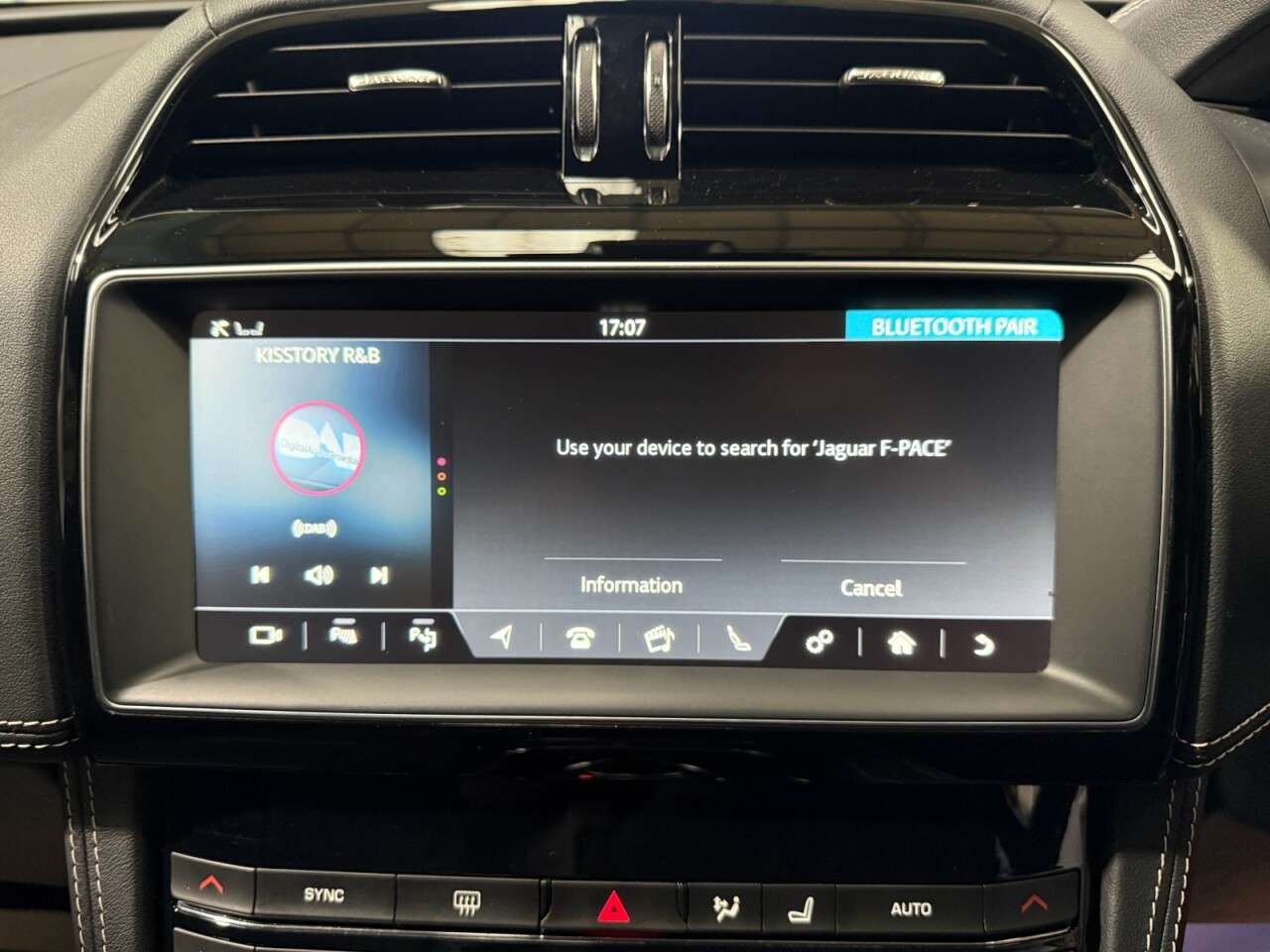 2018 JAGUAR F-PACE 2018 JAGUAR F-PACE