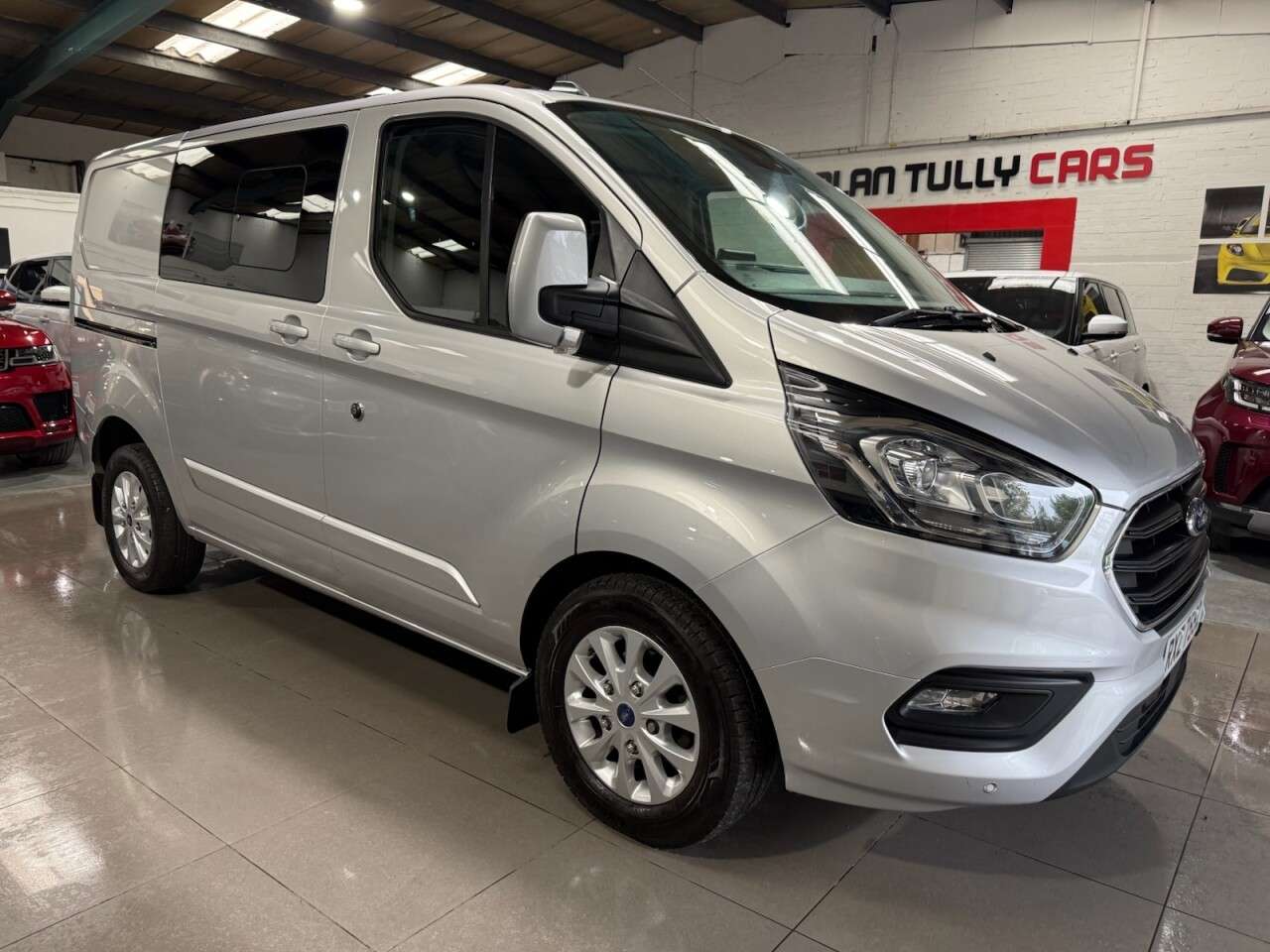 A 2022 FORD TRANSIT CUSTOM 2.0 300 EcoBlue Limited Crew Van Double Cab 5dr Diesel Manual L1 H1 Euro 6 A 2022 FORD TRANSIT CUSTOM 2.0 300 EcoBlue Limited Crew Van Double Cab 5dr Diesel Manual L1 H1 Euro 6
