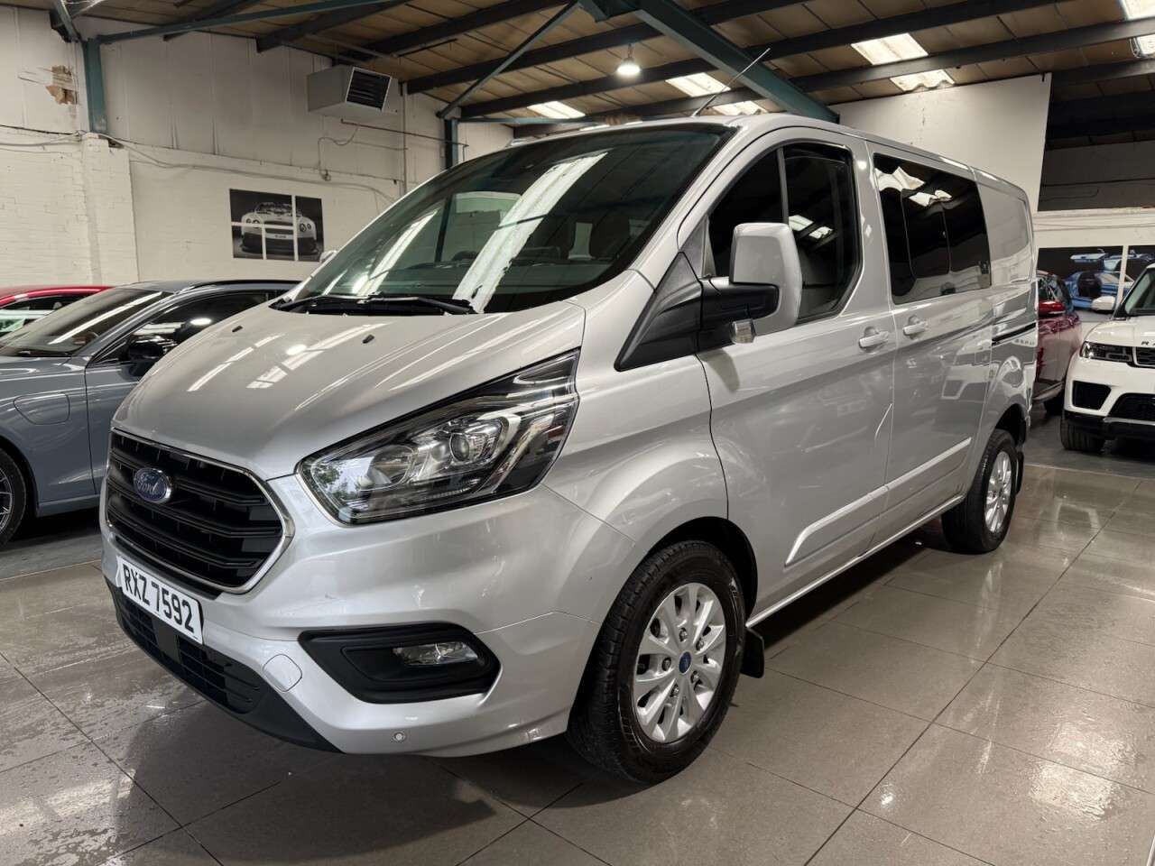 A 2022 FORD TRANSIT CUSTOM 2.0 300 EcoBlue Limited Crew Van Double Cab 5dr Diesel Manual L1 H1 Euro 6 A 2022 FORD TRANSIT CUSTOM 2.0 300 EcoBlue Limited Crew Van Double Cab 5dr Diesel Manual L1 H1 Euro 6