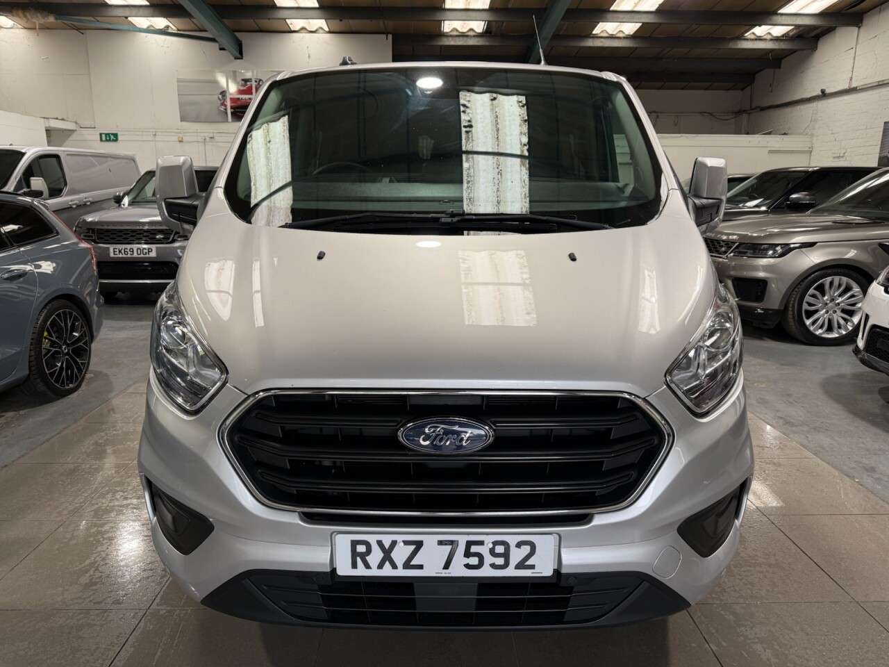 A 2022 FORD TRANSIT CUSTOM 2.0 300 EcoBlue Limited Crew Van Double Cab 5dr Diesel Manual L1 H1 Euro 6 A 2022 FORD TRANSIT CUSTOM 2.0 300 EcoBlue Limited Crew Van Double Cab 5dr Diesel Manual L1 H1 Euro 6