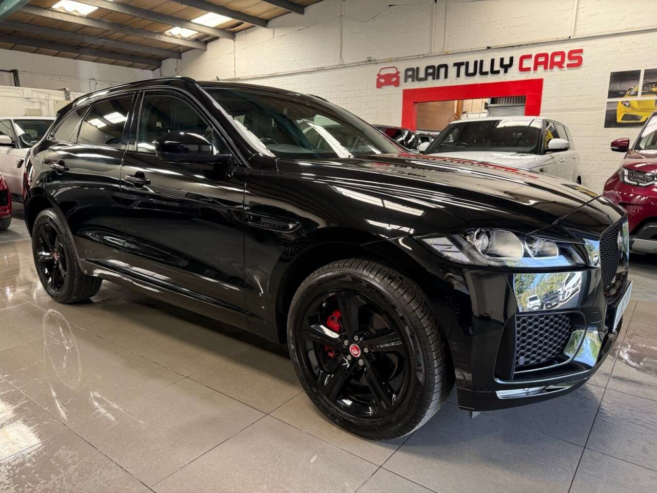 A 2018 JAGUAR F-PACE 3.0 V6 S SUV 5dr Petrol Auto AWD Euro 6 (s/s) (380 ps) A 2018 JAGUAR F-PACE 3.0 V6 S SUV 5dr Petrol Auto AWD Euro 6 (s/s) (380 ps)