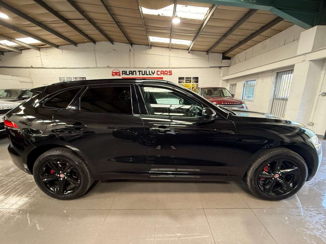 2018 JAGUAR F-PACE 2018 JAGUAR F-PACE