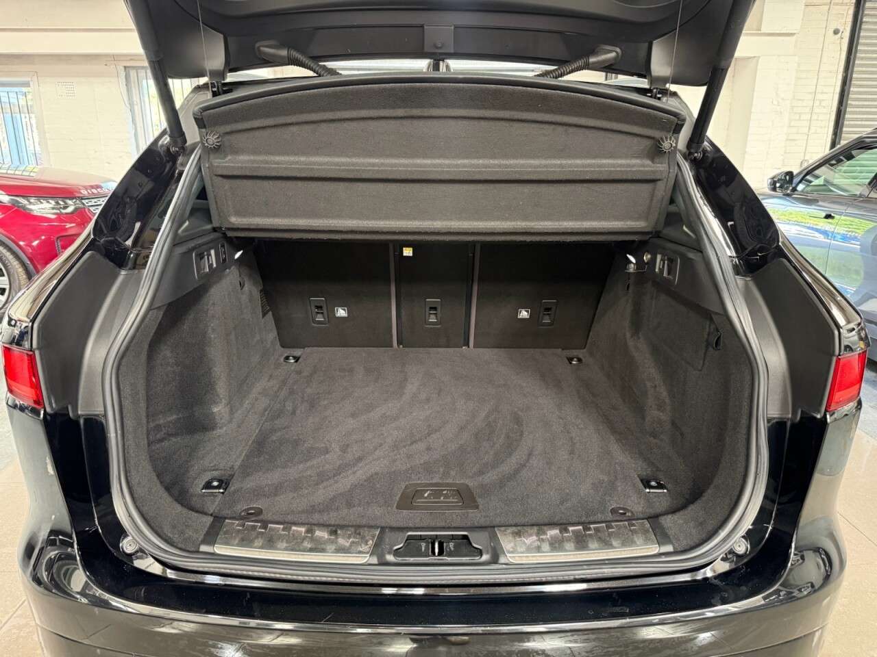 2018 JAGUAR F-PACE 2018 JAGUAR F-PACE
