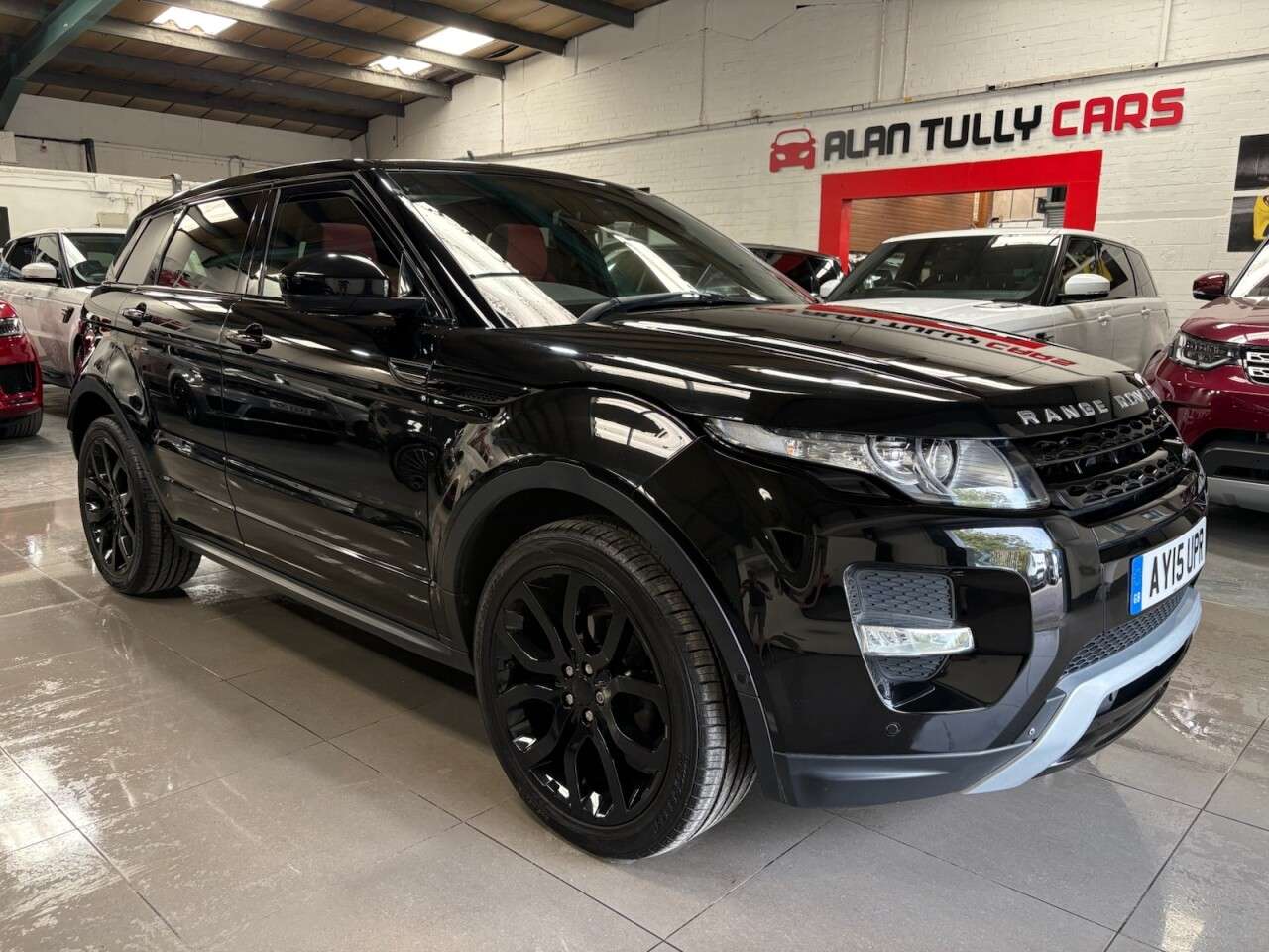A 2015 LAND ROVER RANGE ROVER EVOQUE 2.2 SD4 Dynamic SUV 5dr Diesel Auto 4WD Euro 5 (s/s) (190 ps) A 2015 LAND ROVER RANGE ROVER EVOQUE 2.2 SD4 Dynamic SUV 5dr Diesel Auto 4WD Euro 5 (s/s) (190 ps)