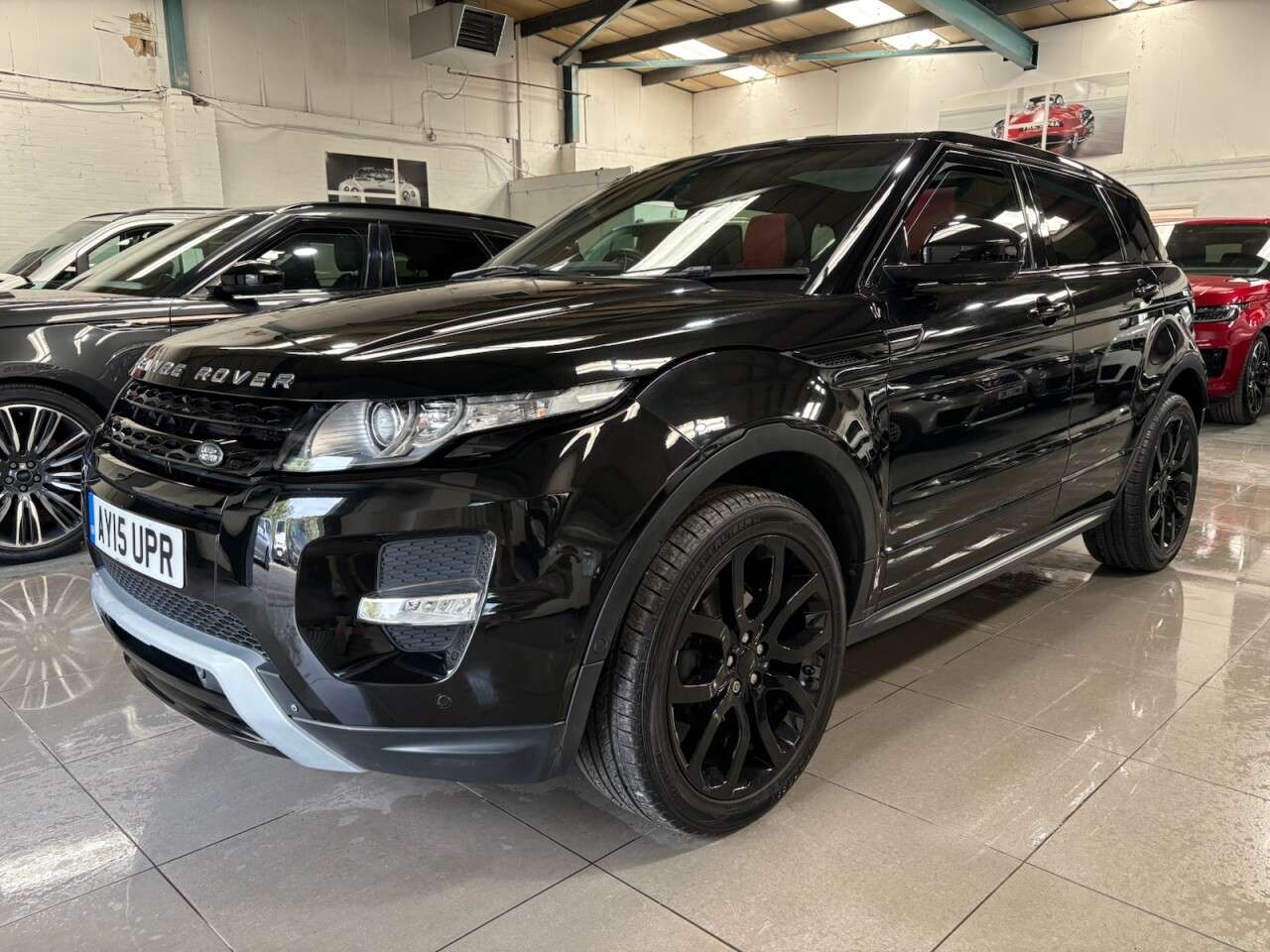 A 2015 LAND ROVER RANGE ROVER EVOQUE 2.2 SD4 Dynamic SUV 5dr Diesel Auto 4WD Euro 5 (s/s) (190 ps) A 2015 LAND ROVER RANGE ROVER EVOQUE 2.2 SD4 Dynamic SUV 5dr Diesel Auto 4WD Euro 5 (s/s) (190 ps)