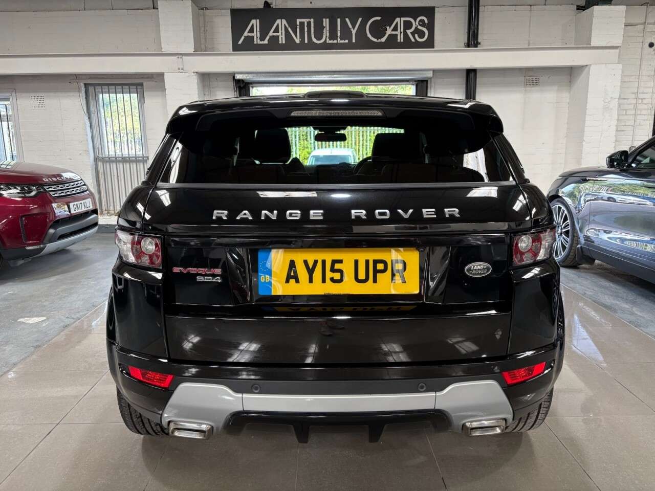 A 2015 LAND ROVER RANGE ROVER EVOQUE 2.2 SD4 Dynamic SUV 5dr Diesel Auto 4WD Euro 5 (s/s) (190 ps) A 2015 LAND ROVER RANGE ROVER EVOQUE 2.2 SD4 Dynamic SUV 5dr Diesel Auto 4WD Euro 5 (s/s) (190 ps)