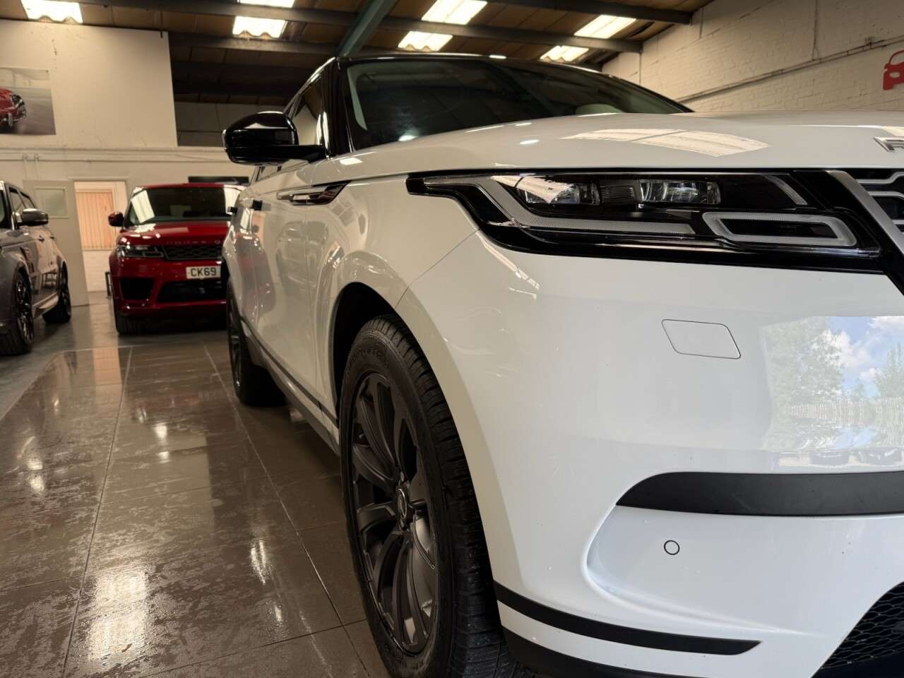 2020 LAND ROVER RANGE ROVER VELAR 2020 LAND ROVER RANGE ROVER VELAR
