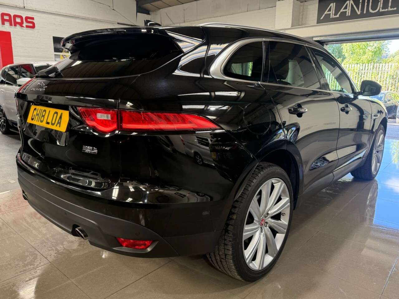 2018 JAGUAR F-PACE 2018 JAGUAR F-PACE