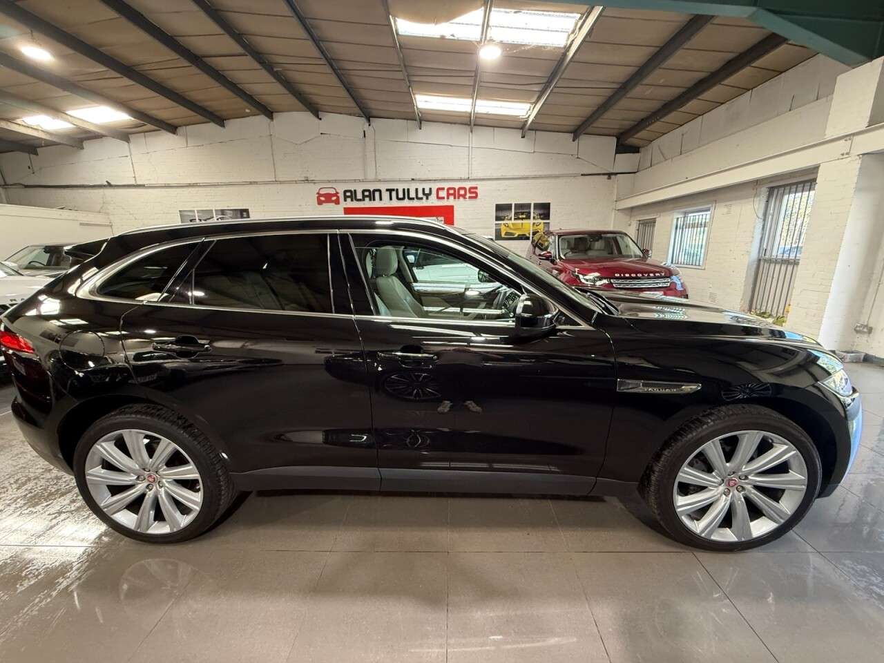 2018 JAGUAR F-PACE 2018 JAGUAR F-PACE