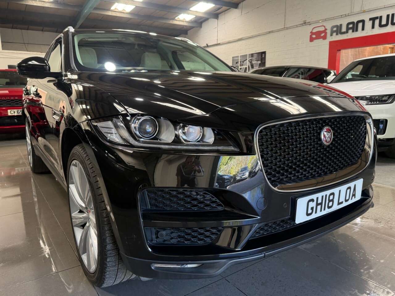 2018 JAGUAR F-PACE 2018 JAGUAR F-PACE