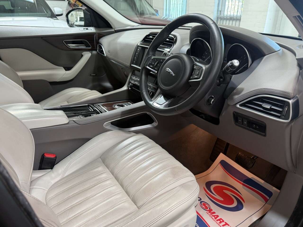 2018 JAGUAR F-PACE 2018 JAGUAR F-PACE