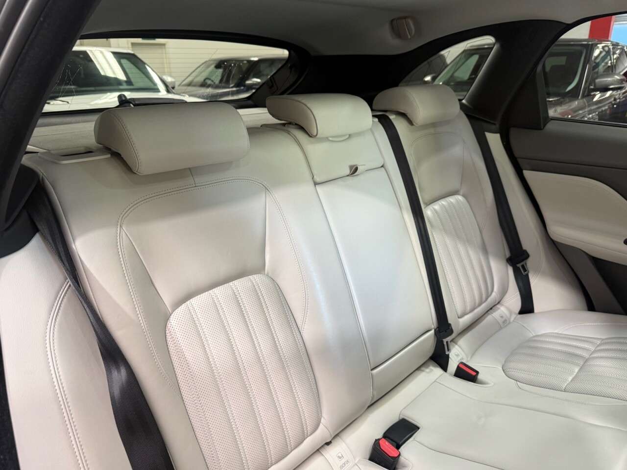 2018 JAGUAR F-PACE 2018 JAGUAR F-PACE