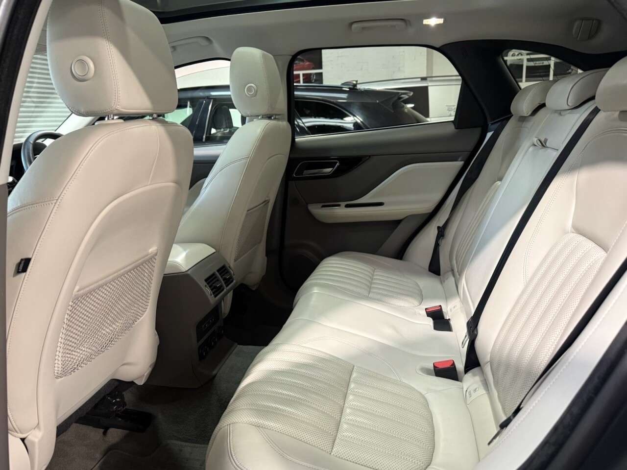 2018 JAGUAR F-PACE 2018 JAGUAR F-PACE