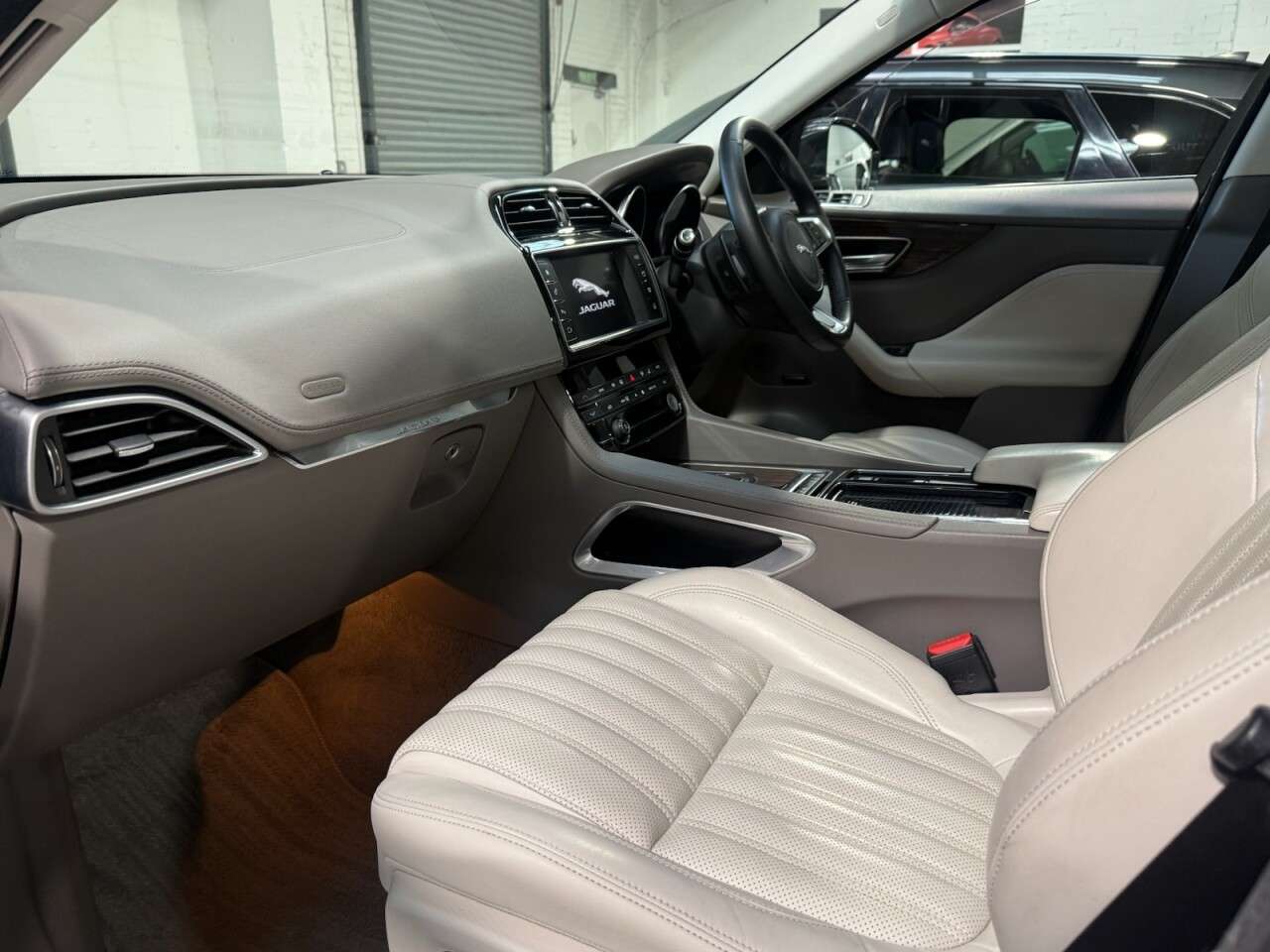 2018 JAGUAR F-PACE 2018 JAGUAR F-PACE