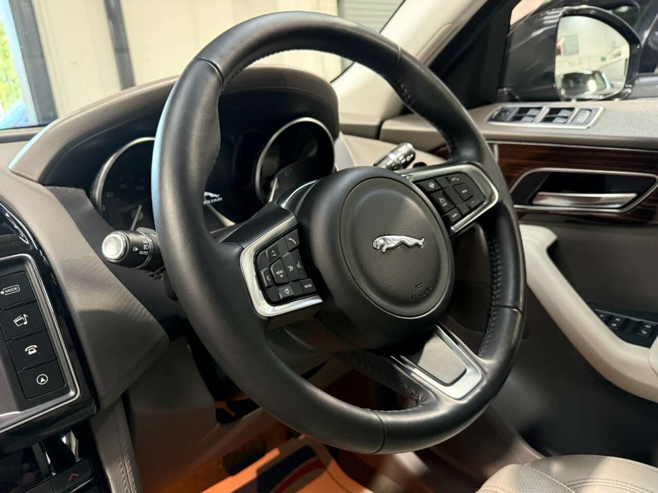 2018 JAGUAR F-PACE 2018 JAGUAR F-PACE