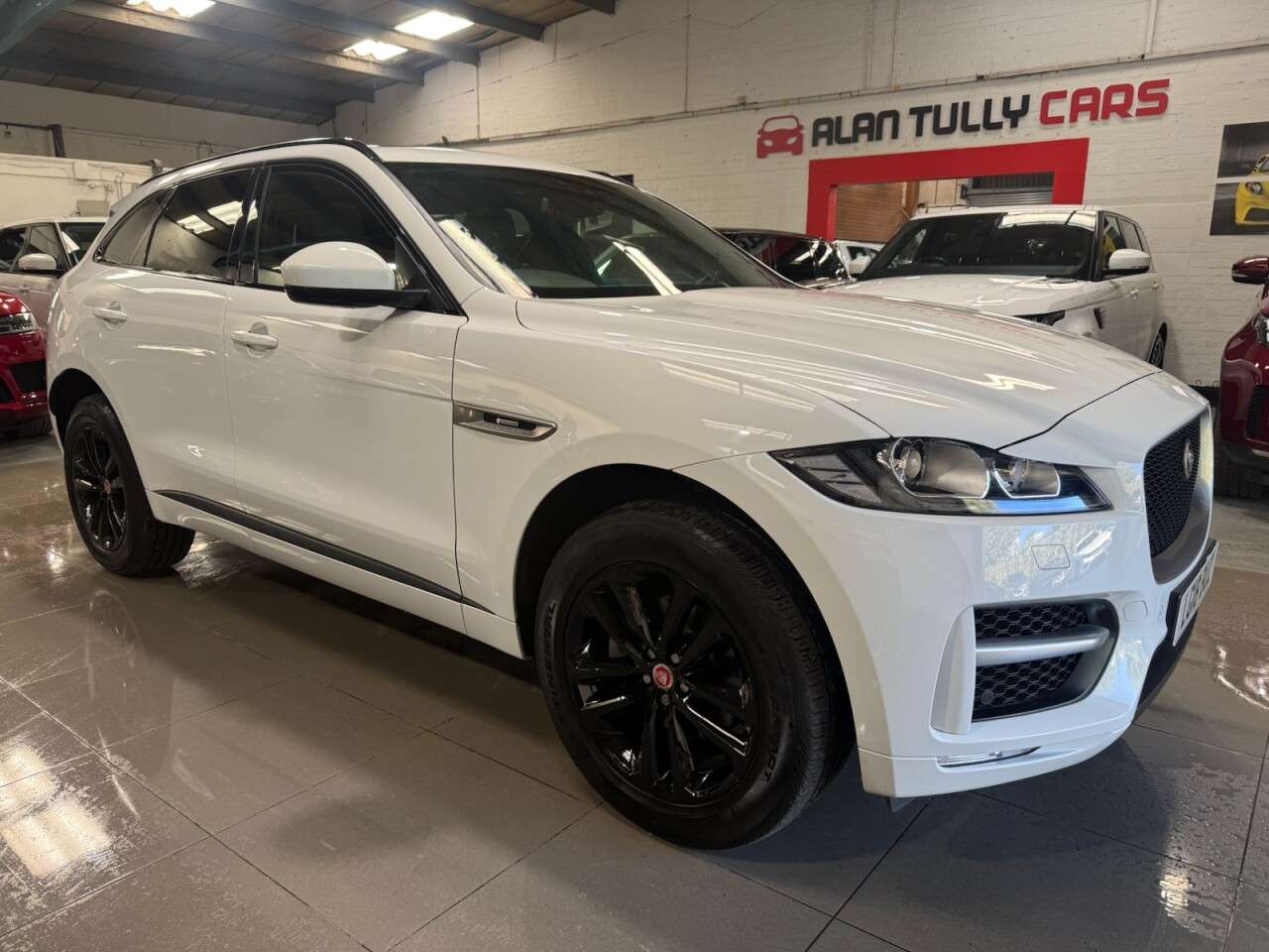 A 2018 JAGUAR F-PACE 2.0 P250i R-Sport SUV 5dr Petrol Auto AWD Euro 6 (s/s) (250 ps) A 2018 JAGUAR F-PACE 2.0 P250i R-Sport SUV 5dr Petrol Auto AWD Euro 6 (s/s) (250 ps)