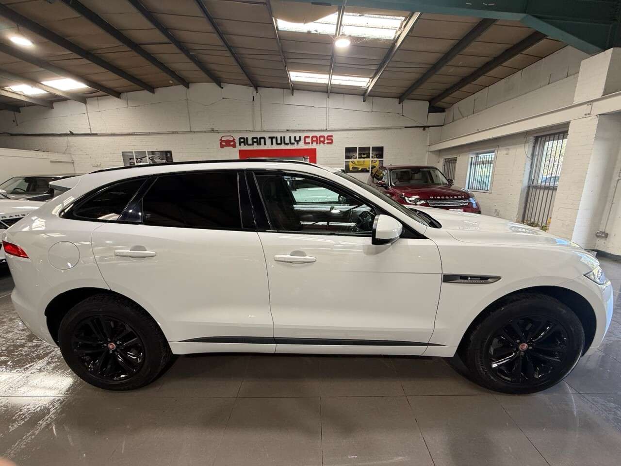 2018 JAGUAR F-PACE 2018 JAGUAR F-PACE