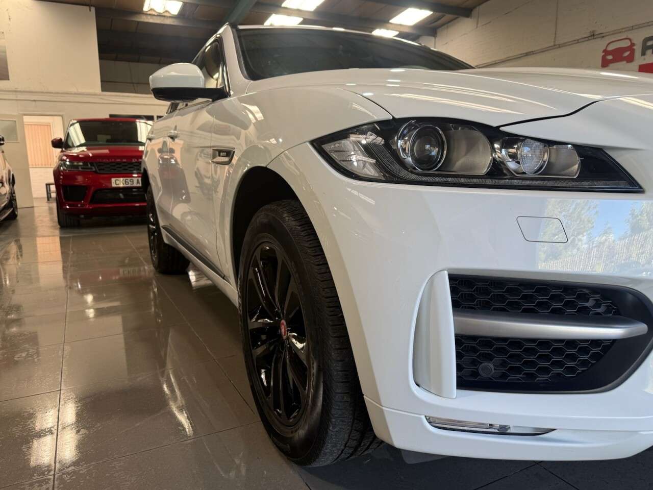 2018 JAGUAR F-PACE 2018 JAGUAR F-PACE