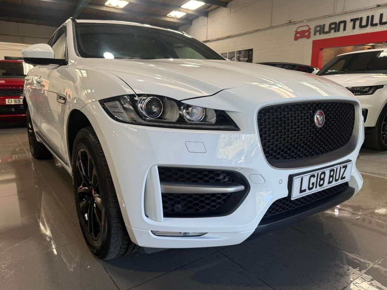 2018 JAGUAR F-PACE 2018 JAGUAR F-PACE