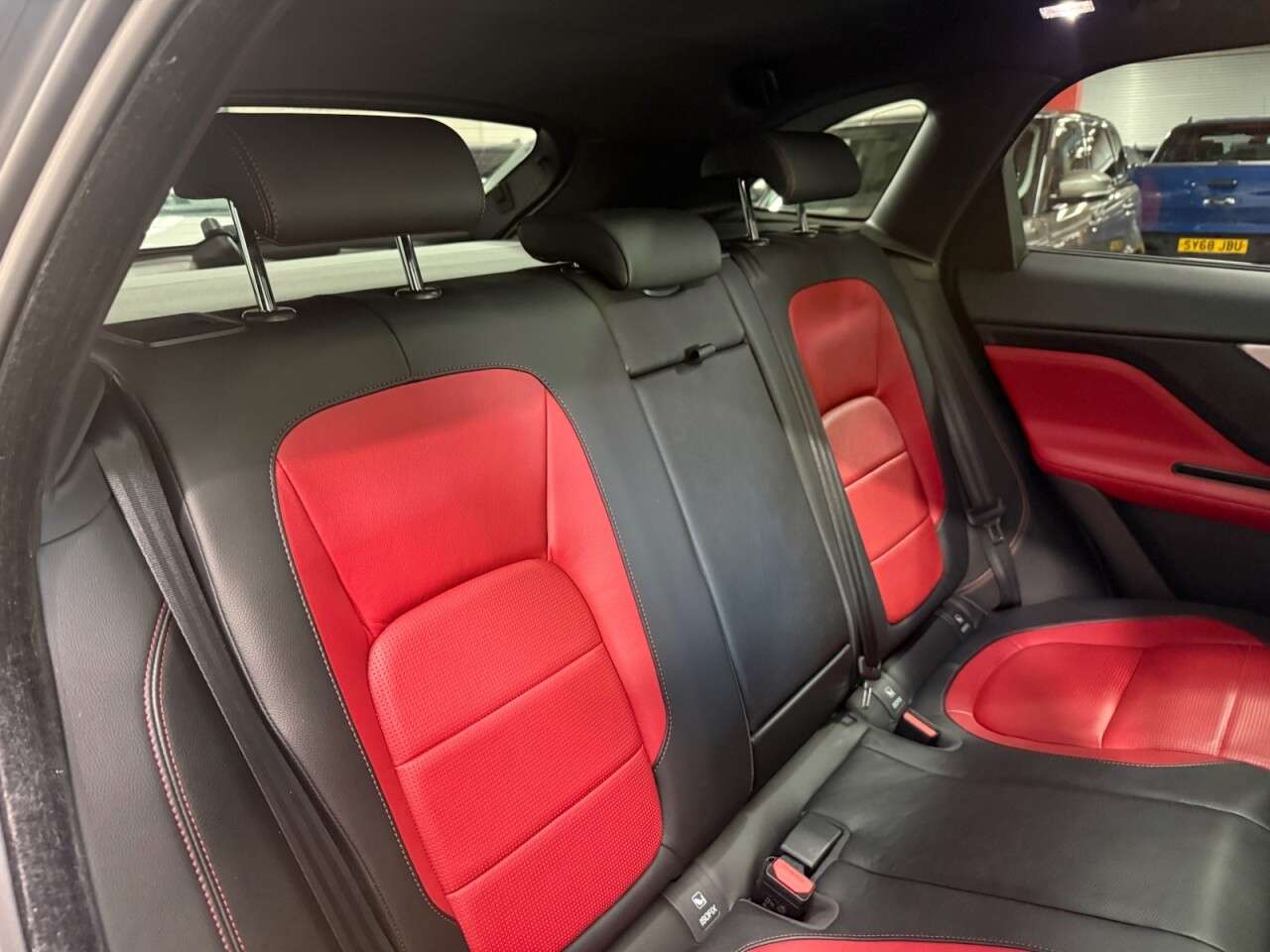2018 JAGUAR F-PACE 2018 JAGUAR F-PACE