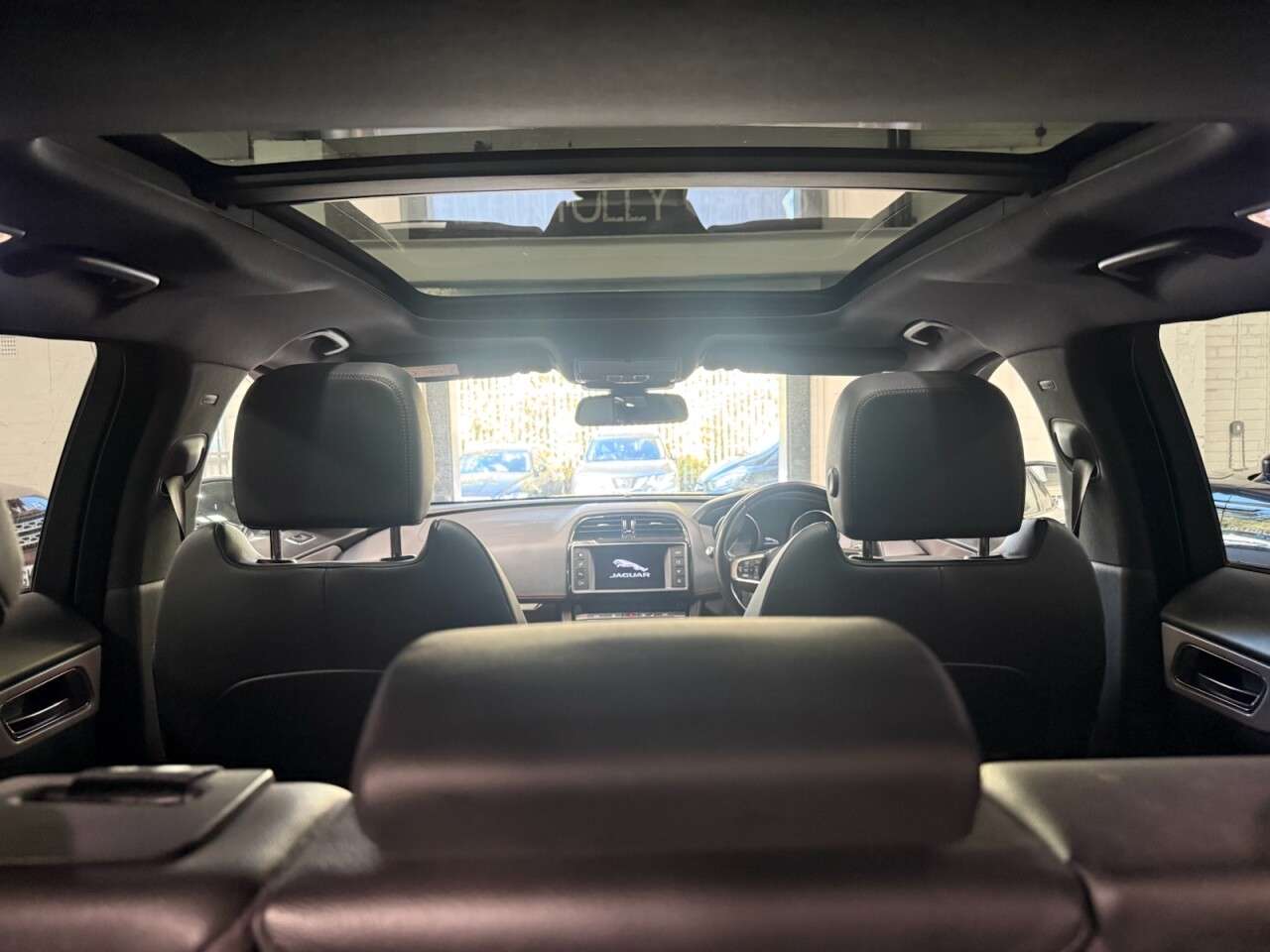 2018 JAGUAR F-PACE 2018 JAGUAR F-PACE