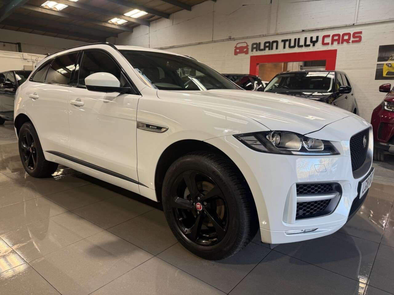 A 2018 JAGUAR F-PACE 2.0 P250i R-Sport SUV 5dr Petrol Auto AWD Euro 6 (s/s) (250 ps) A 2018 JAGUAR F-PACE 2.0 P250i R-Sport SUV 5dr Petrol Auto AWD Euro 6 (s/s) (250 ps)