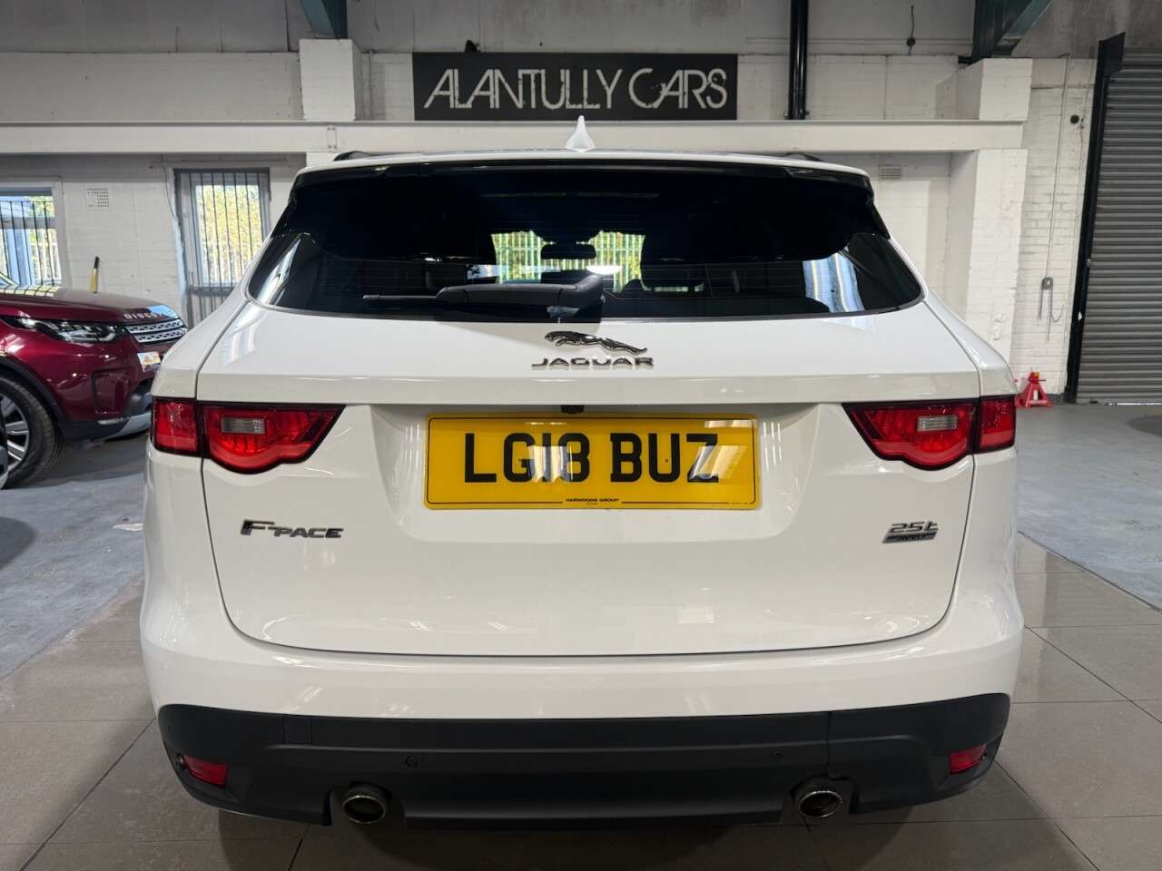 A 2018 JAGUAR F-PACE 2.0 P250i R-Sport SUV 5dr Petrol Auto AWD Euro 6 (s/s) (250 ps) A 2018 JAGUAR F-PACE 2.0 P250i R-Sport SUV 5dr Petrol Auto AWD Euro 6 (s/s) (250 ps)