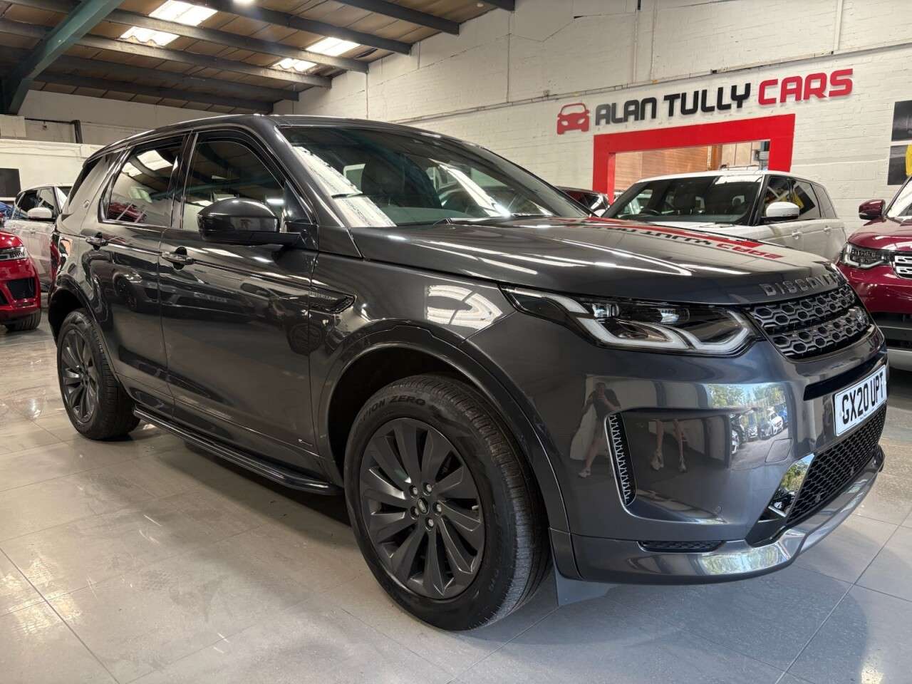 A 2020 LAND ROVER DISCOVERY SPORT 2.0 P200 MHEV R-Dynamic SE SUV 5dr Petrol Auto 4WD Euro 6 (s/s) (200 ps) A 2020 LAND ROVER DISCOVERY SPORT 2.0 P200 MHEV R-Dynamic SE SUV 5dr Petrol Auto 4WD Euro 6 (s/s) (200 ps)