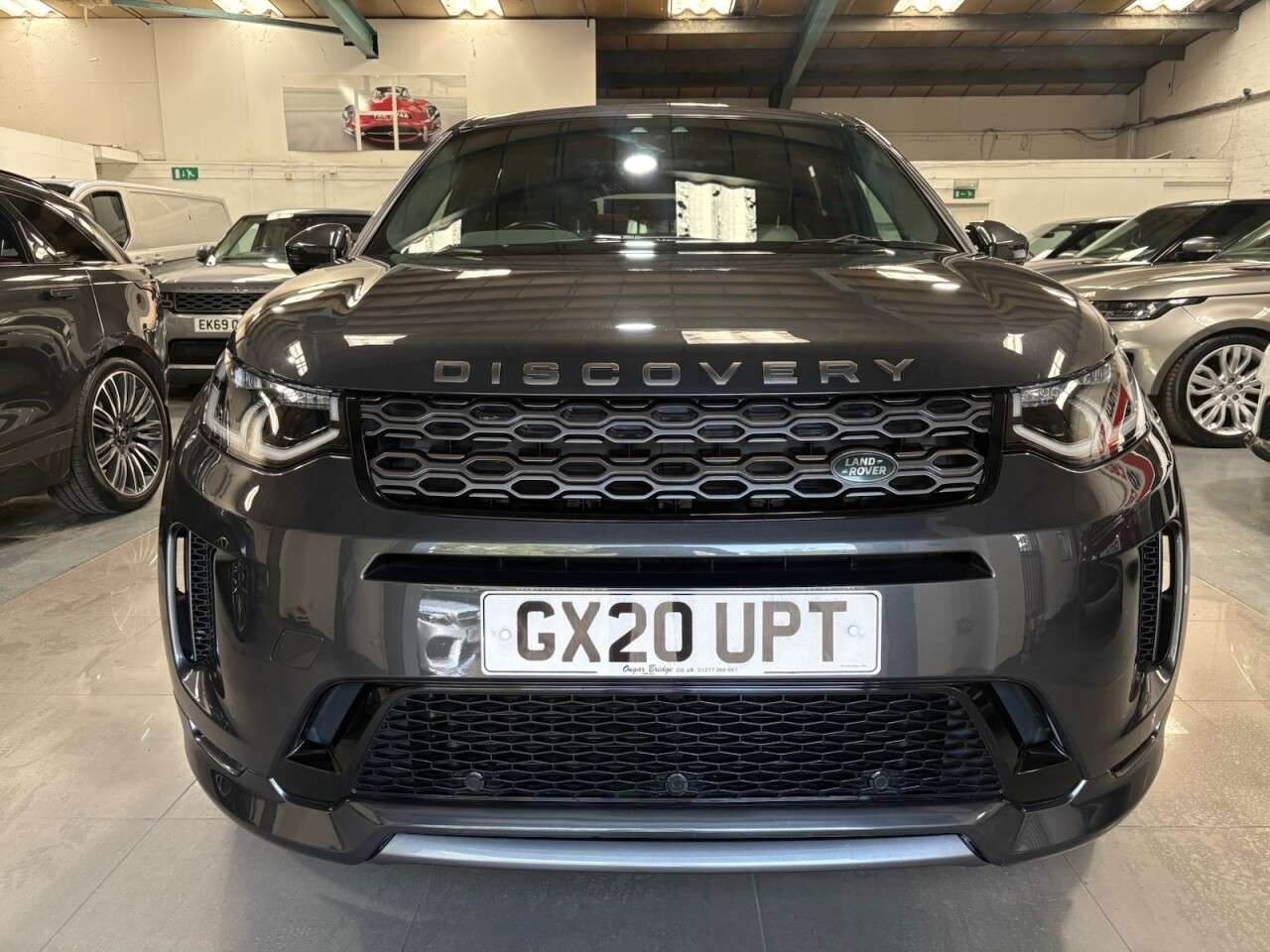 A 2020 LAND ROVER DISCOVERY SPORT 2.0 P200 MHEV R-Dynamic SE SUV 5dr Petrol Auto 4WD Euro 6 (s/s) (200 ps) A 2020 LAND ROVER DISCOVERY SPORT 2.0 P200 MHEV R-Dynamic SE SUV 5dr Petrol Auto 4WD Euro 6 (s/s) (200 ps)