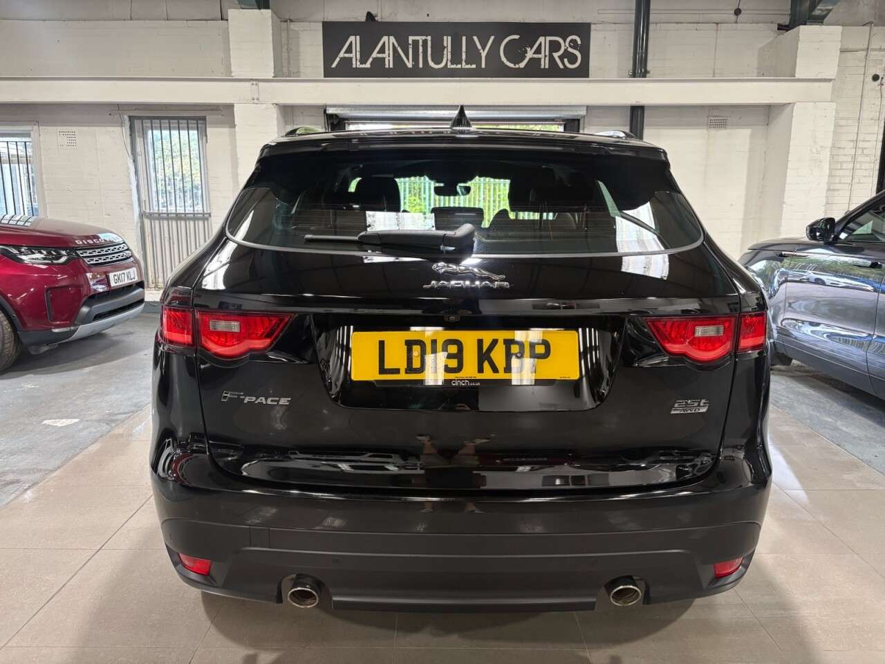 A 2019 JAGUAR F-PACE 2.0 P250i R-Sport SUV 5dr Petrol Auto AWD Euro 6 (s/s) (250 ps) A 2019 JAGUAR F-PACE 2.0 P250i R-Sport SUV 5dr Petrol Auto AWD Euro 6 (s/s) (250 ps)